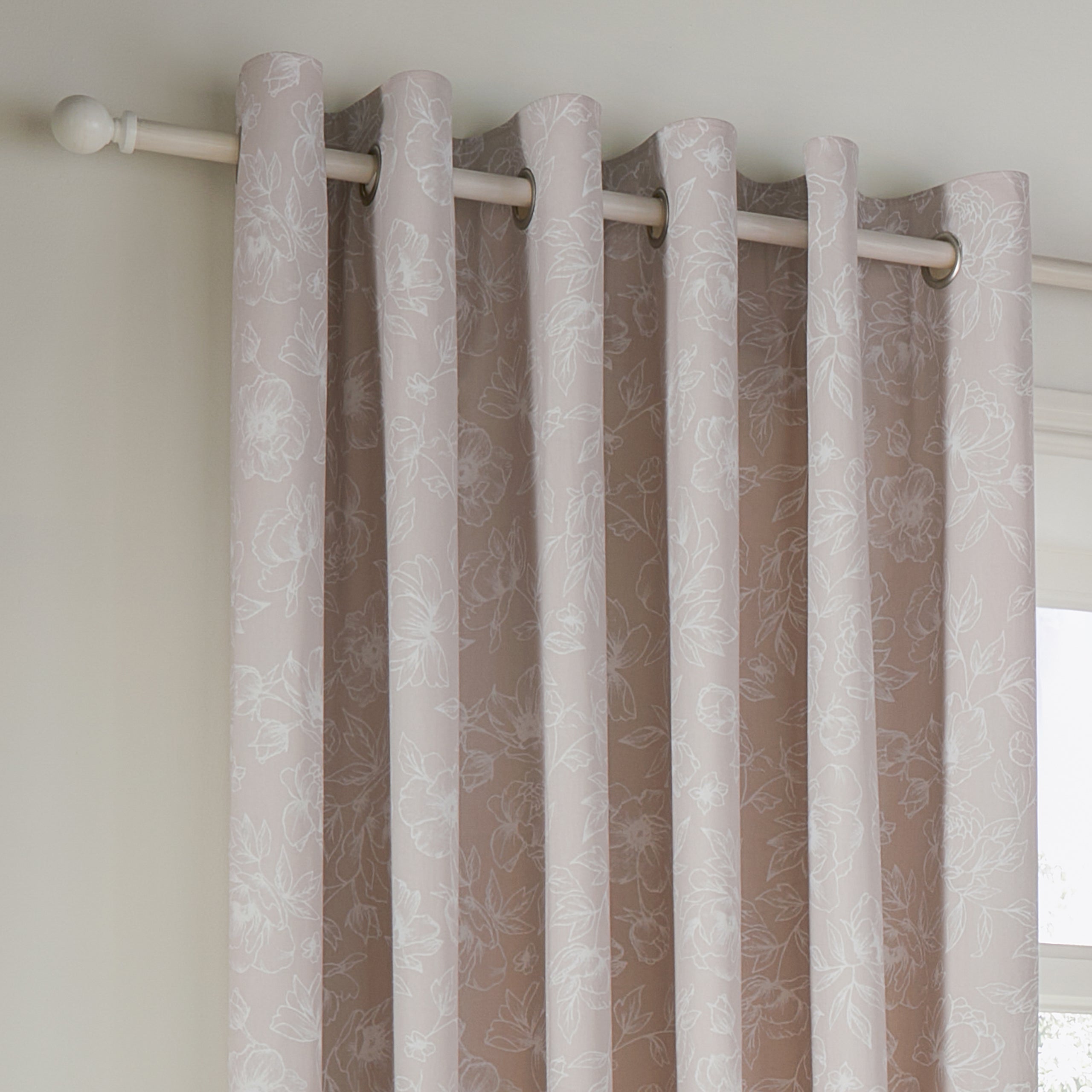 Bella Floral 100% Cotton Lined Eyelet Curtains