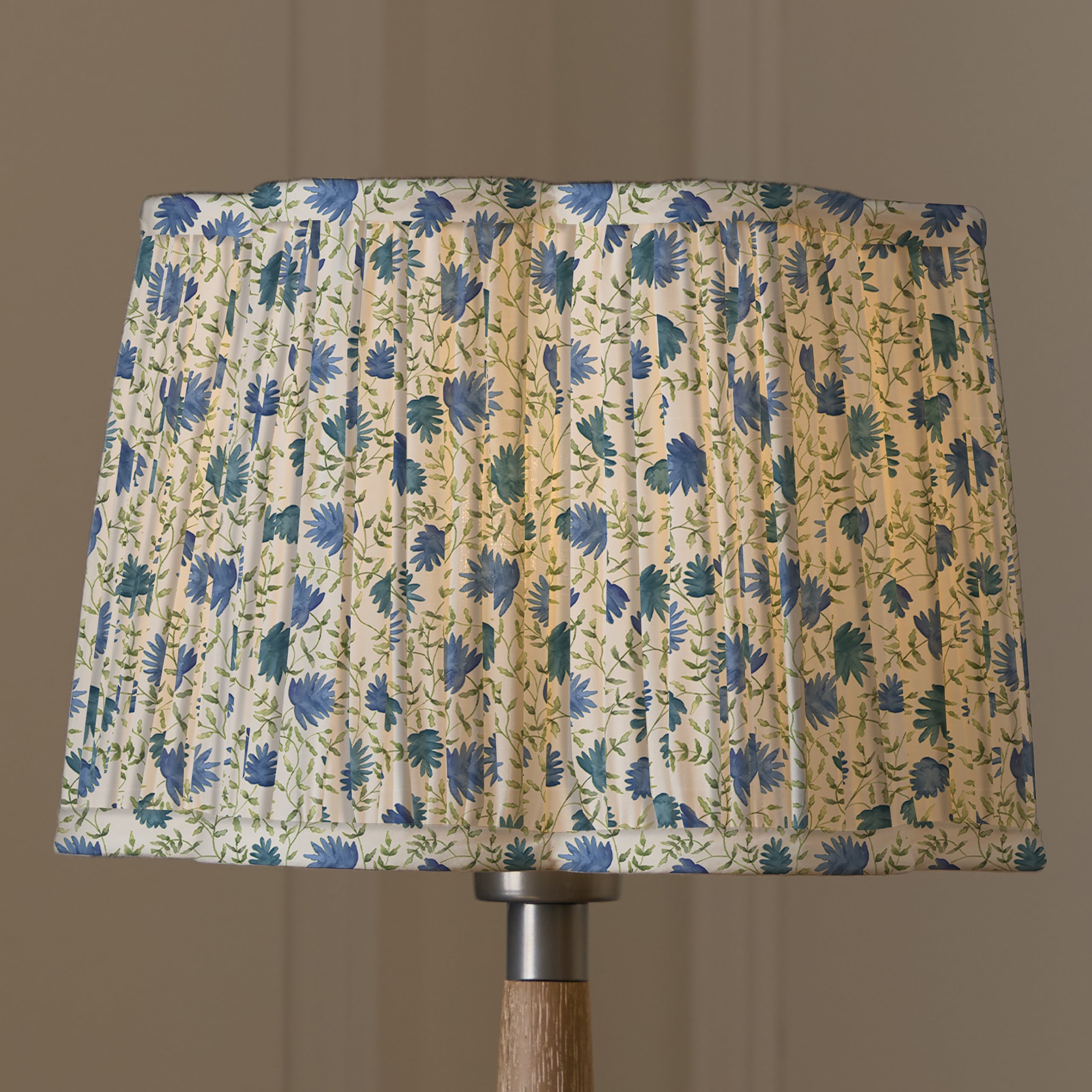 Elai Pleated Scalloped Lamp Shade