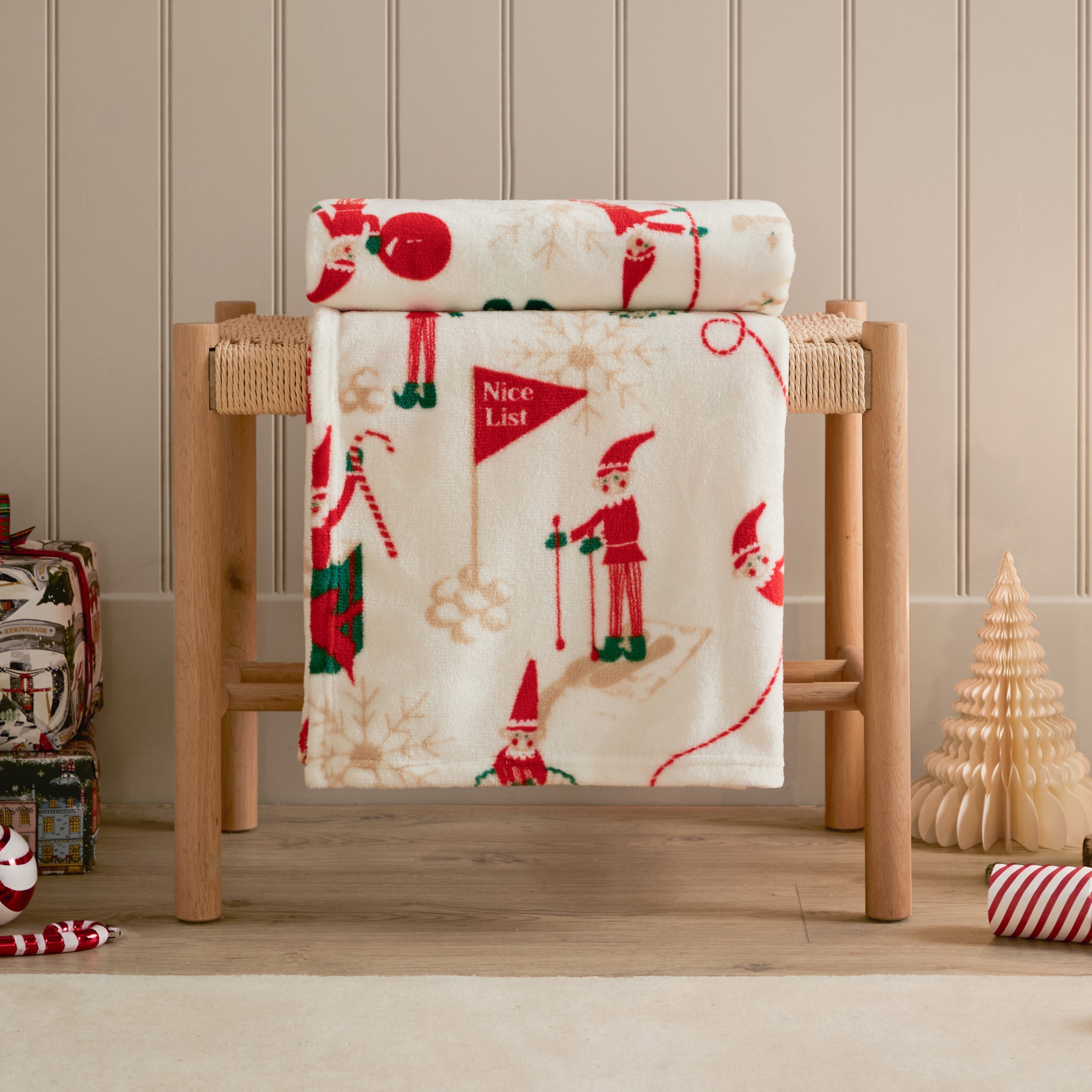Elfie Printed Fleece Throw