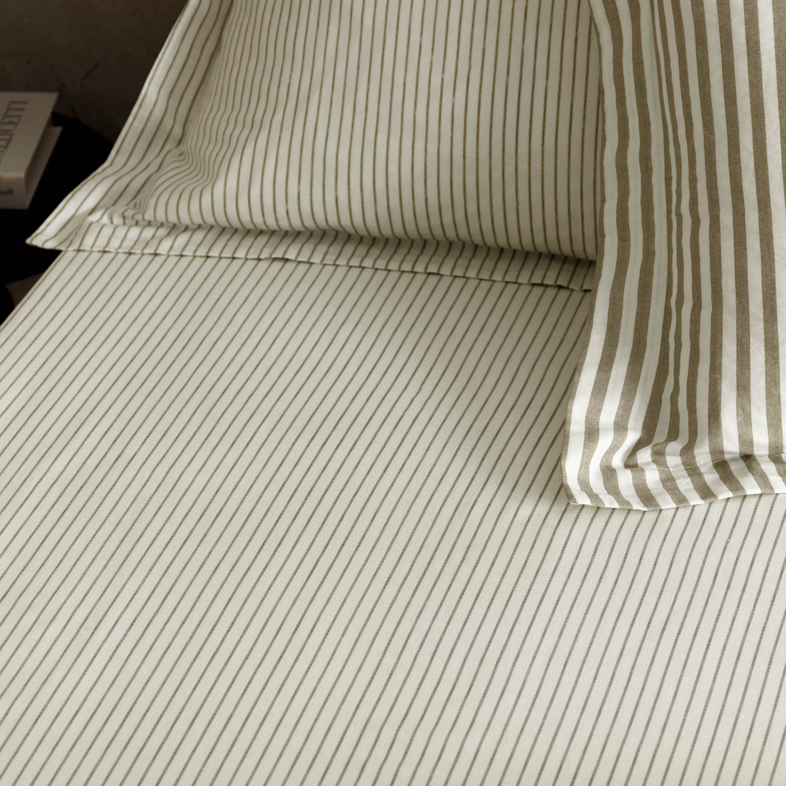 Hebden 100% Cotton Narrow Stripe Fitted Bed Sheet