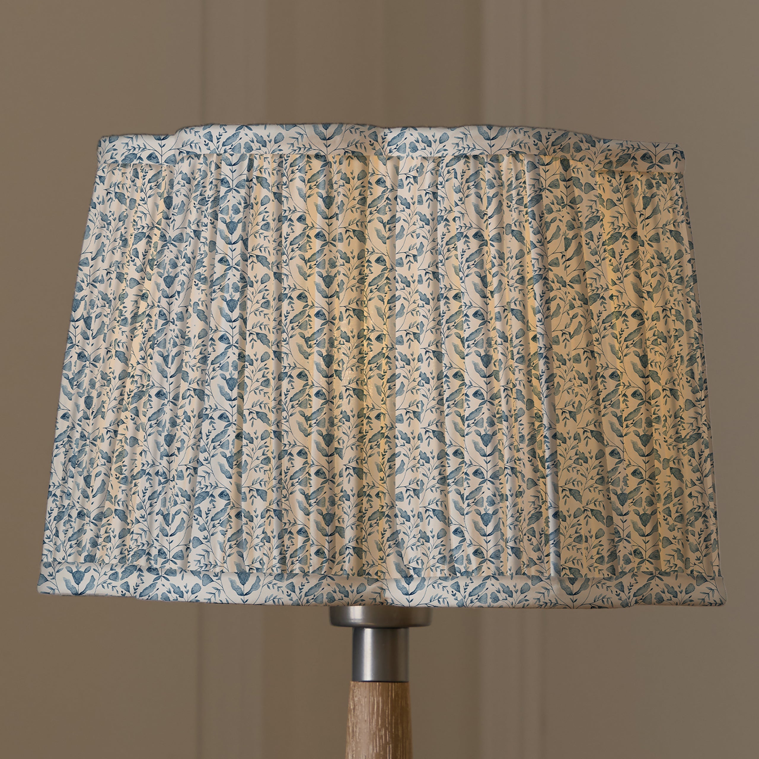Juna Pleated Scalloped Lamp Shade
