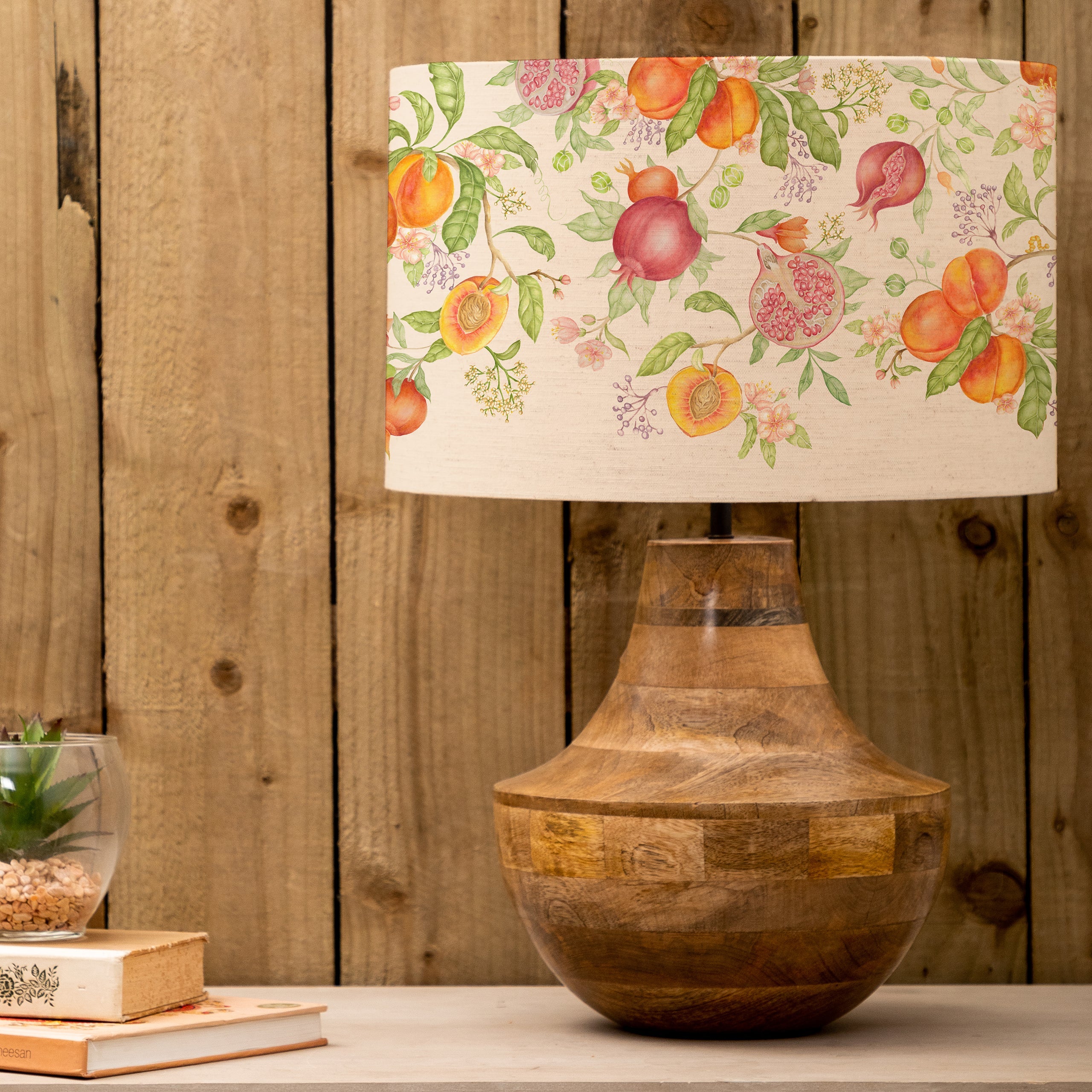 Shrubbery Fruits Eva & Leven Complete Table Lamp