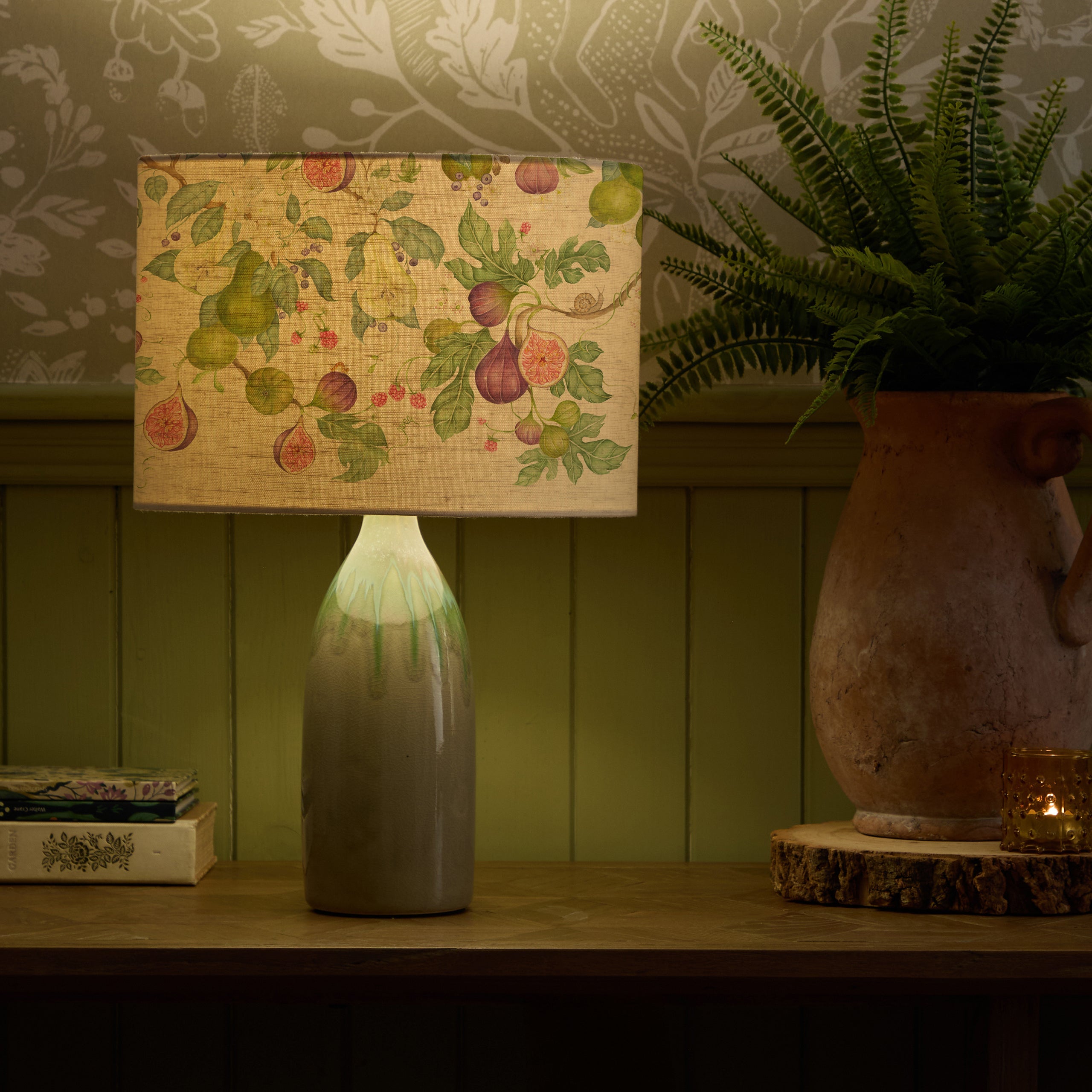 Shrubbery Fruits Eva & Narvi Complete Table Lamp