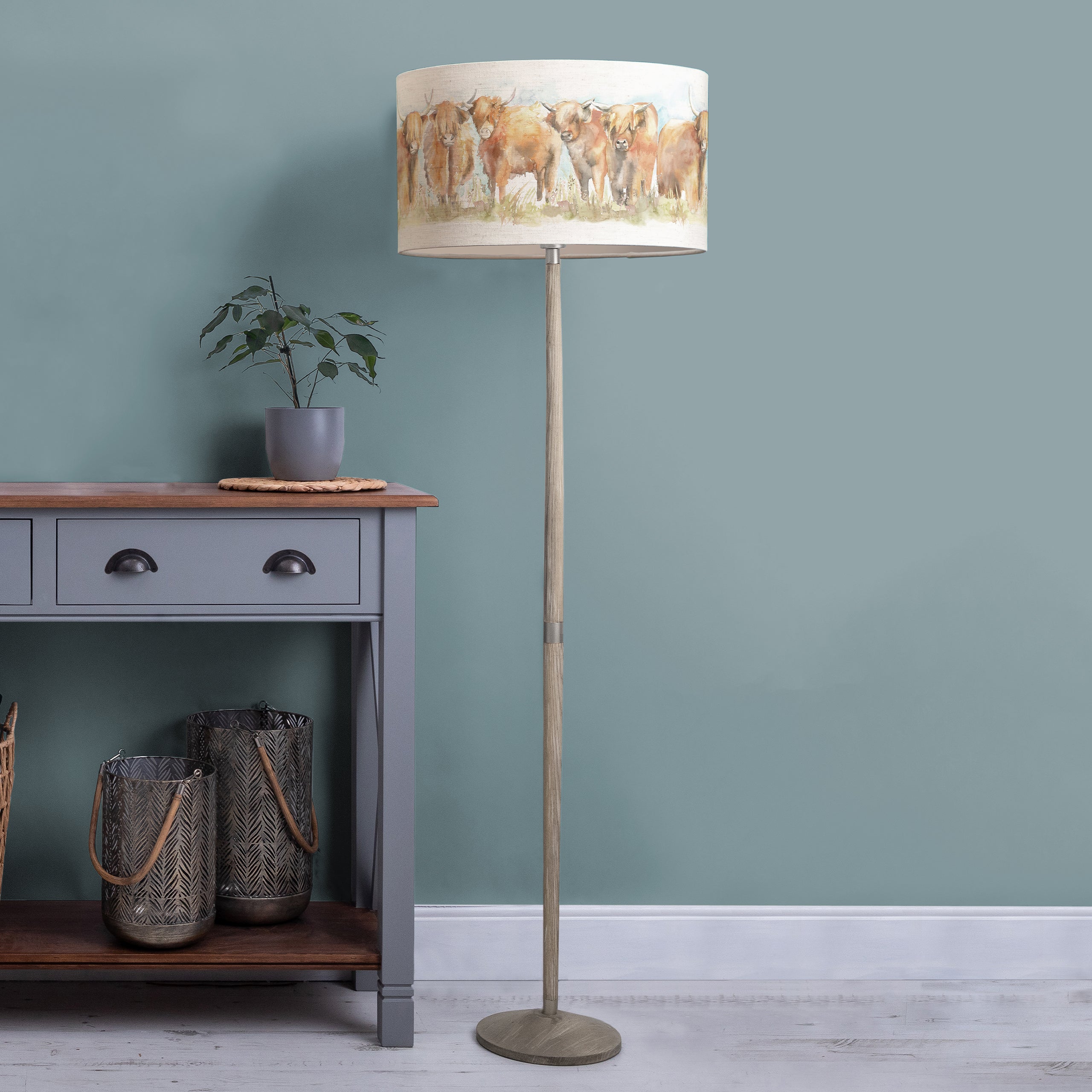 Highland Cattle Eva & Solensis Complete Floor Lamp