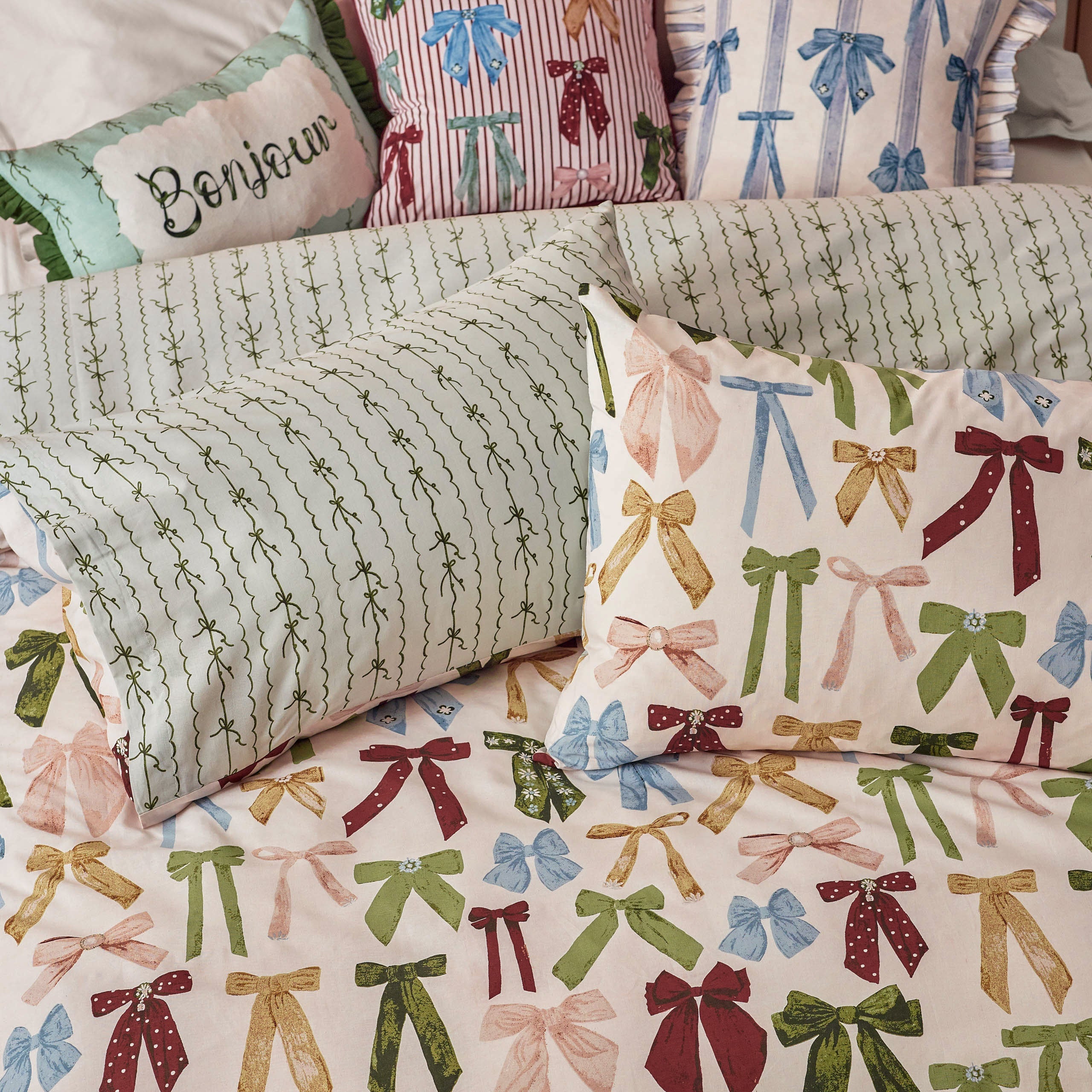 Noortje Bows Printed Reversible Duvet Cover Set