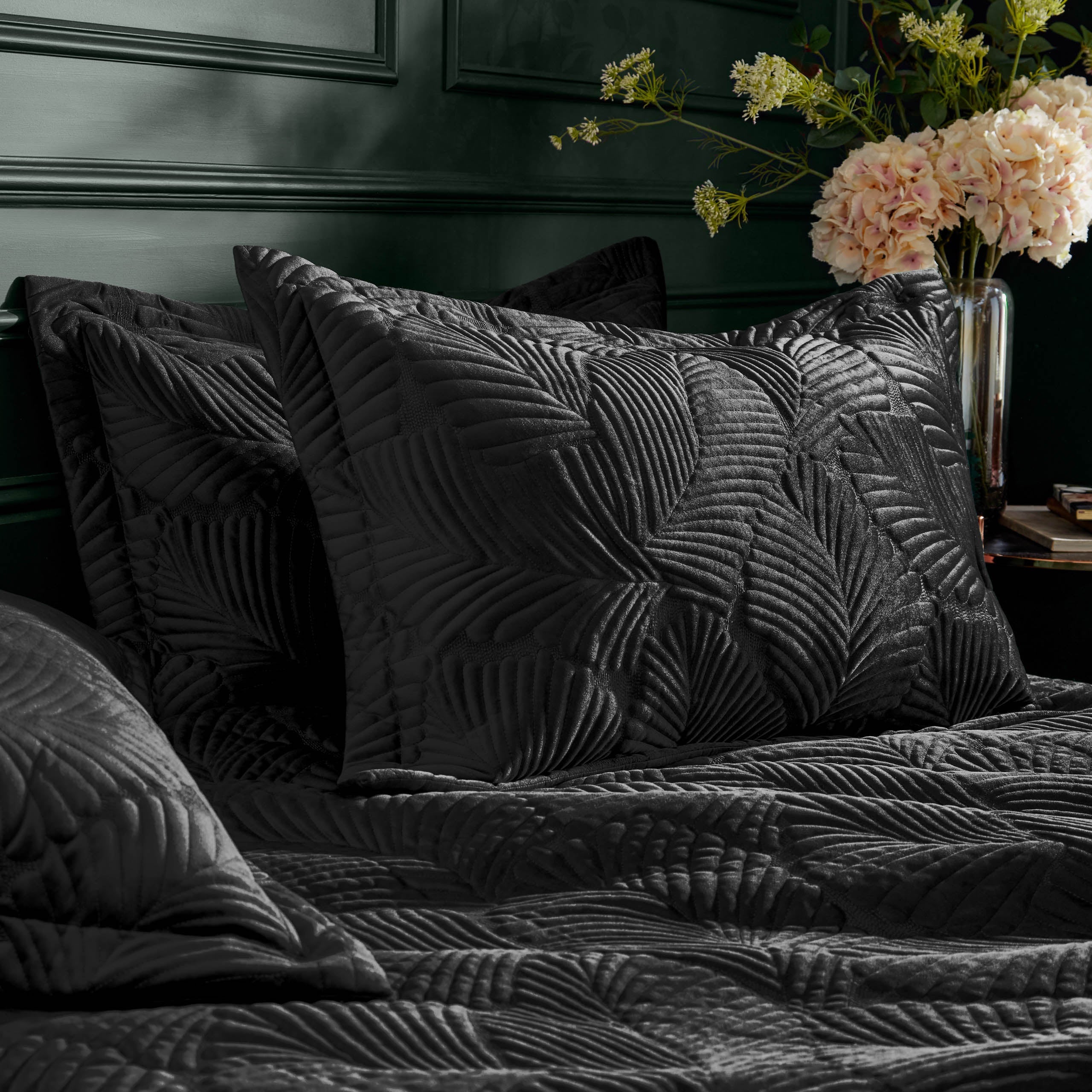 Palmeria Quilted Velvet Duvet Cover Set