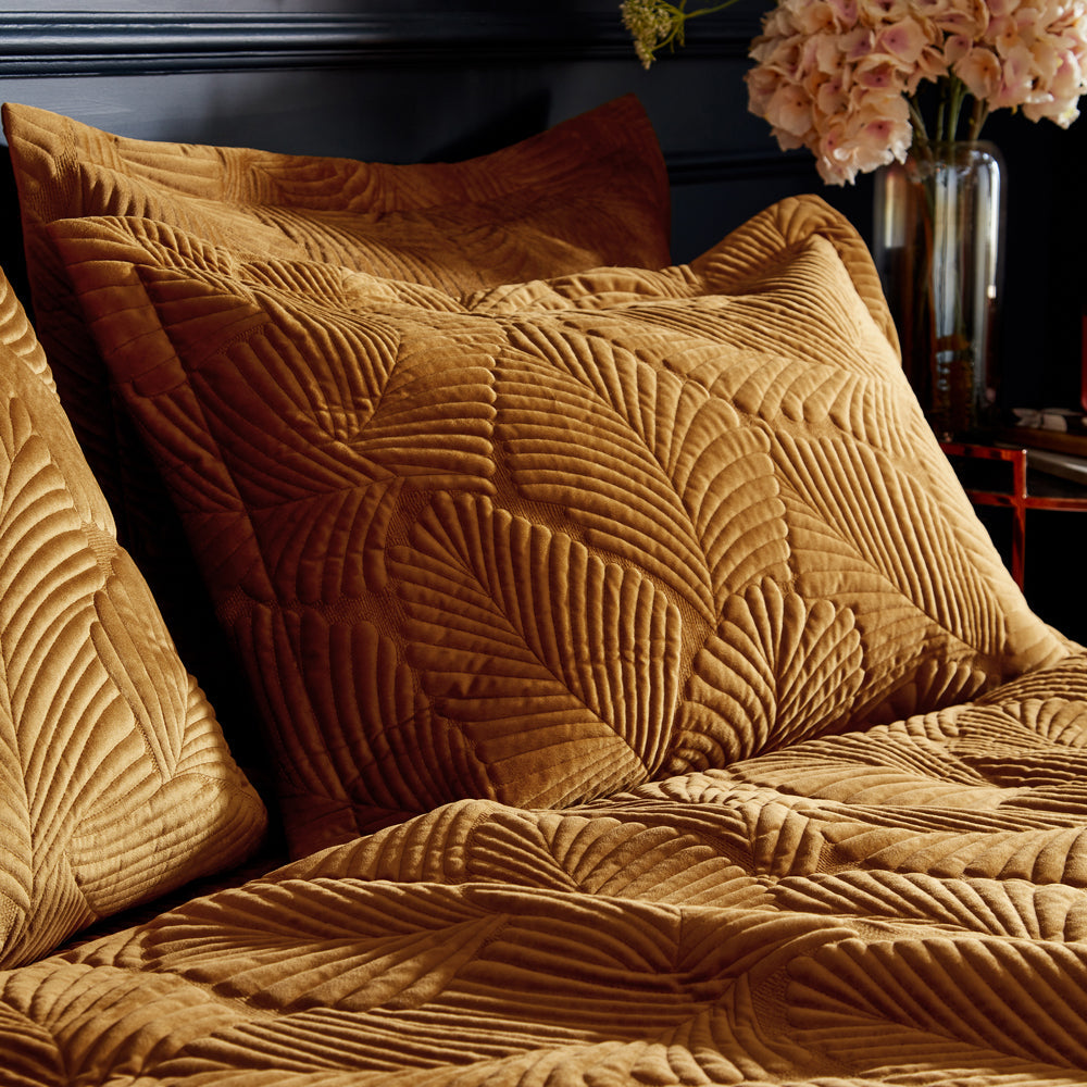 Palmeria Quilted Velvet Duvet Cover Set