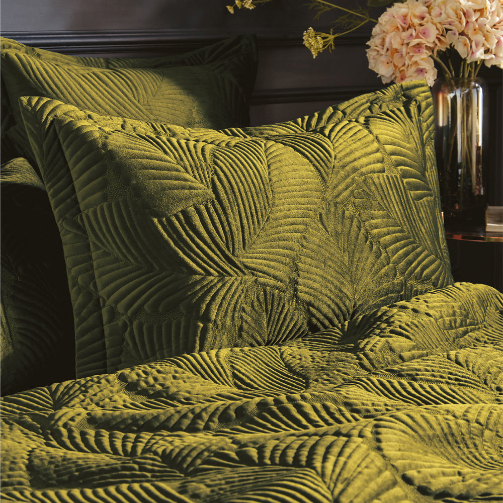 Palmeria Quilted Velvet Duvet Cover Set