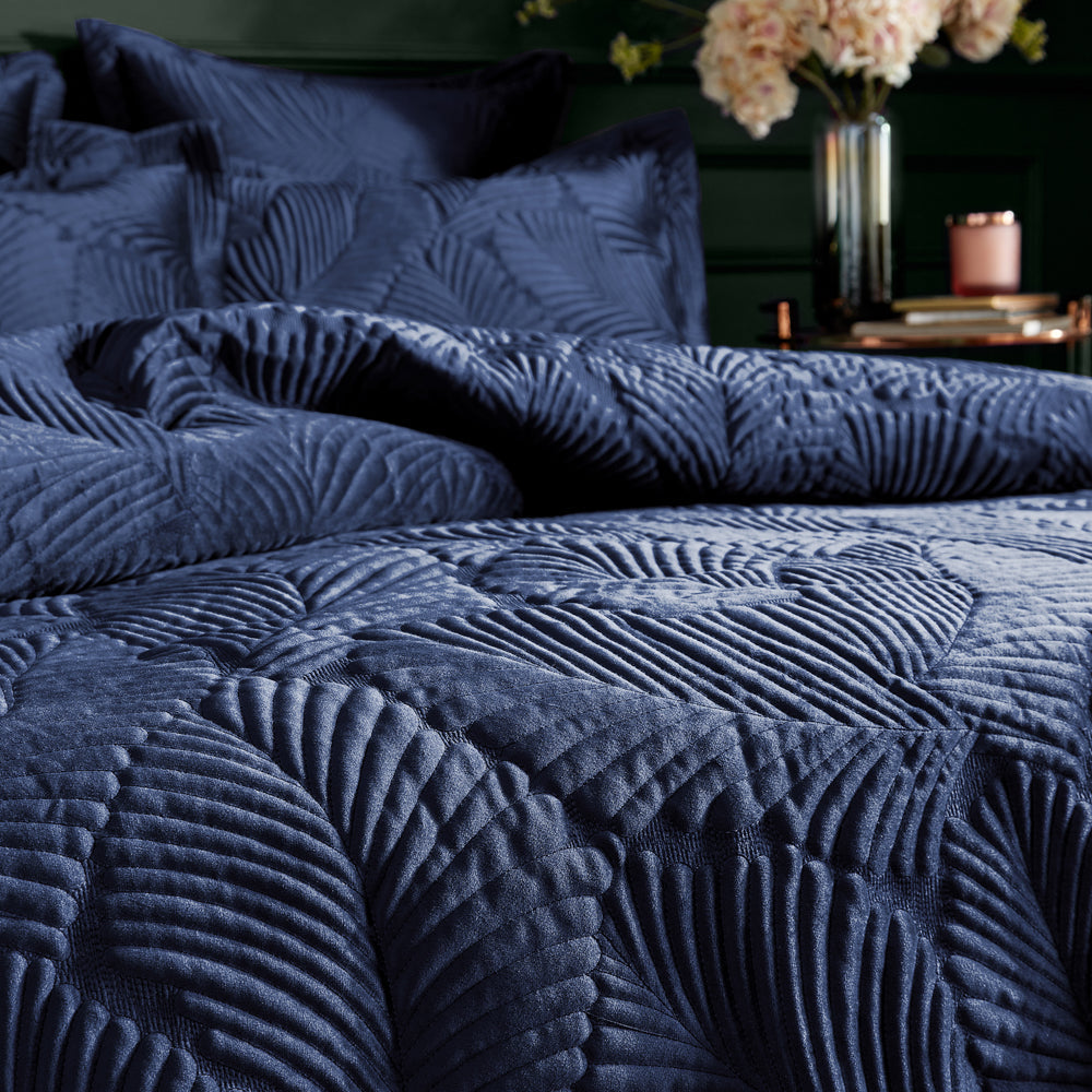 Palmeria Quilted Velvet Duvet Cover Set