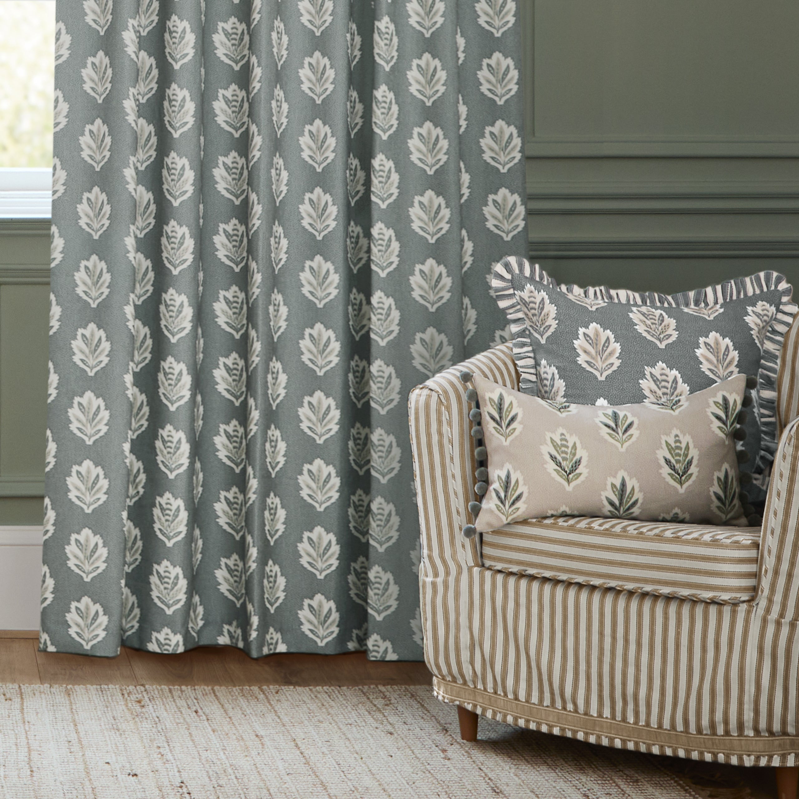 Sessile Leaf Motif Pencil Pleat Curtains