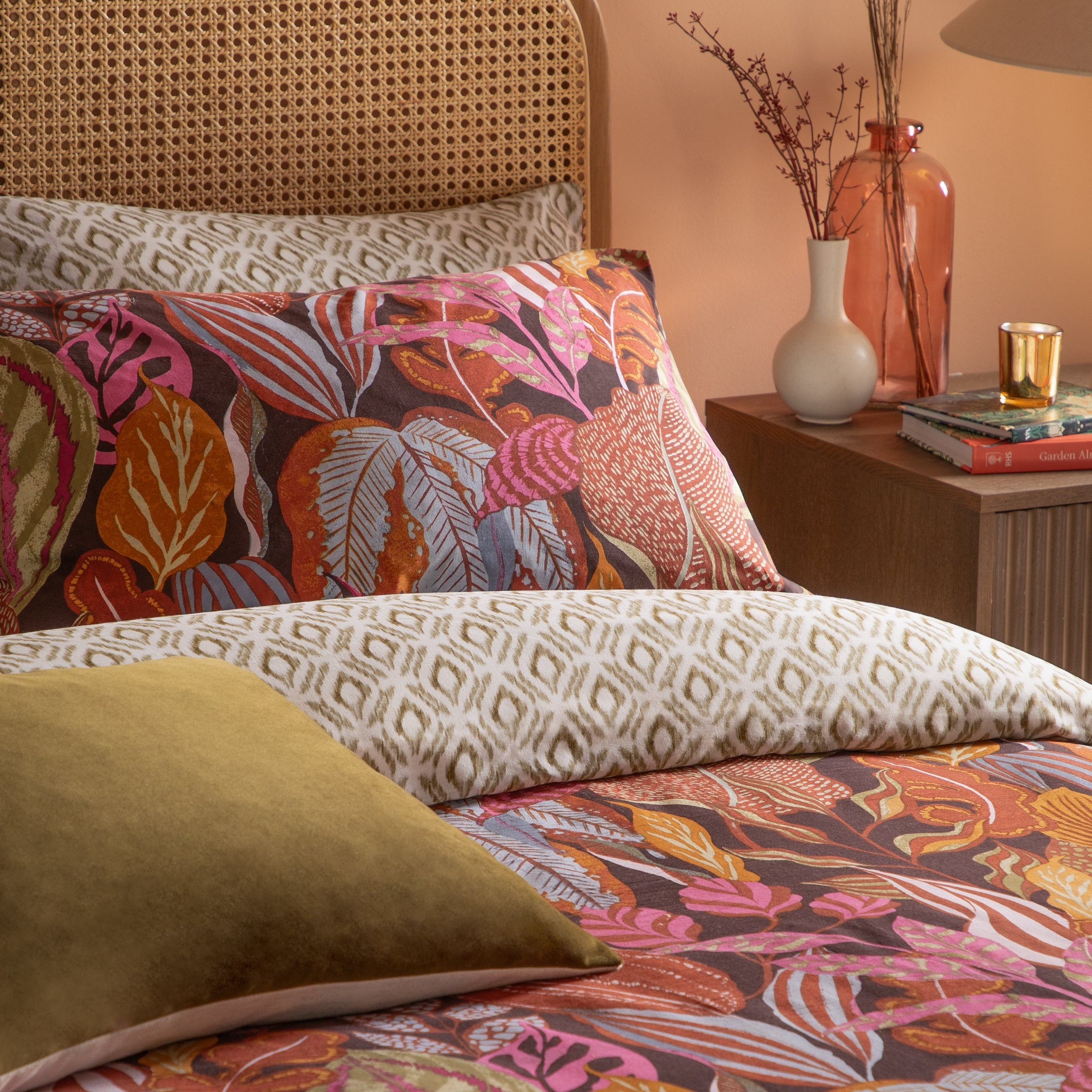 Utopia Printed Reversible Duvet Cover Set