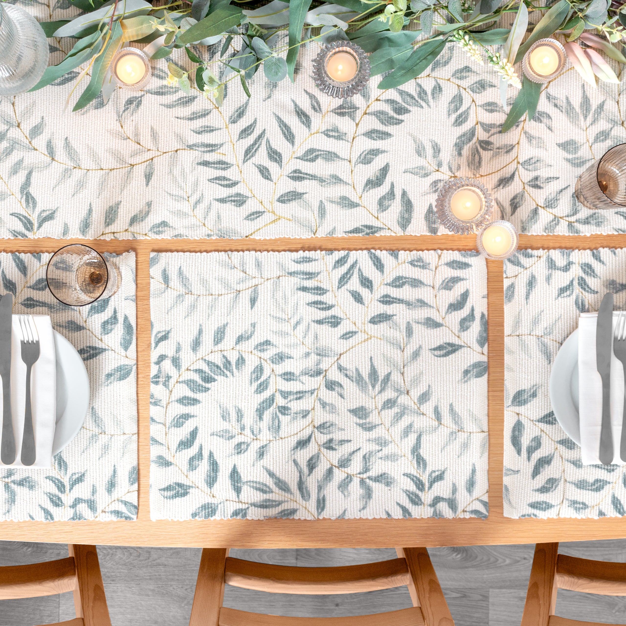 Vinea Indoor/Outdoor Table Runner