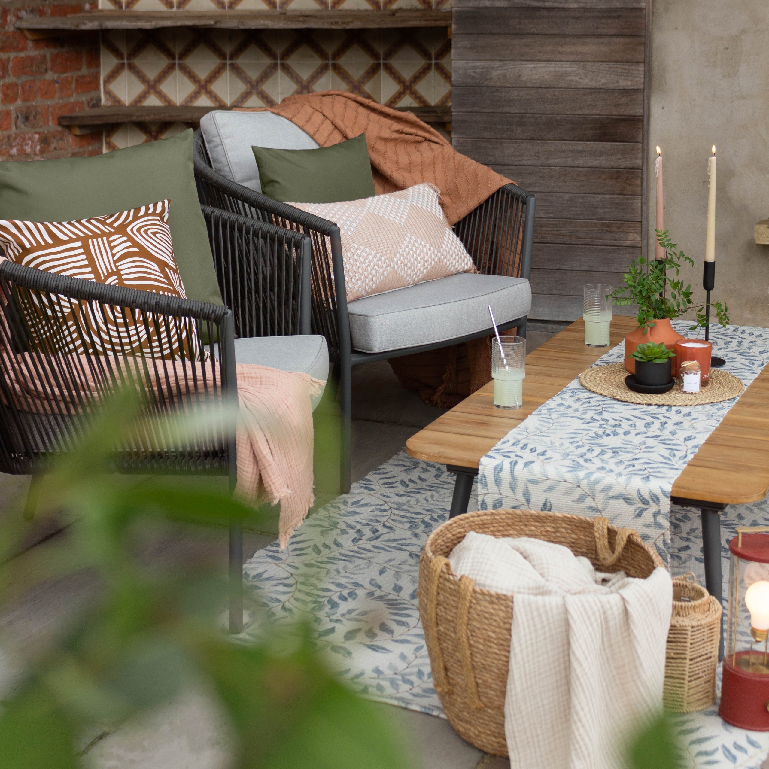 Vinea Indoor/Outdoor Table Runner