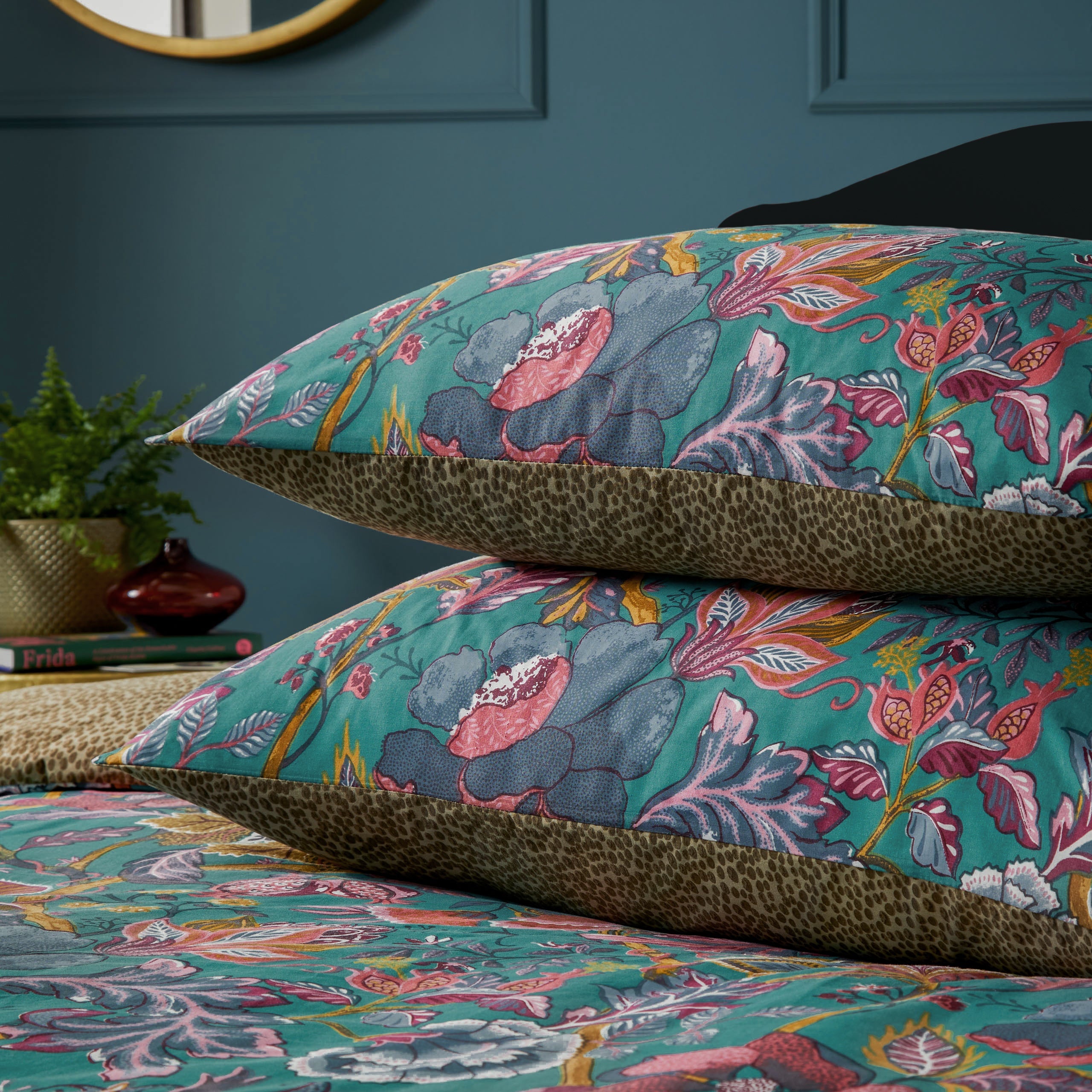 Viranai Exotic Floral Duvet Cover Set