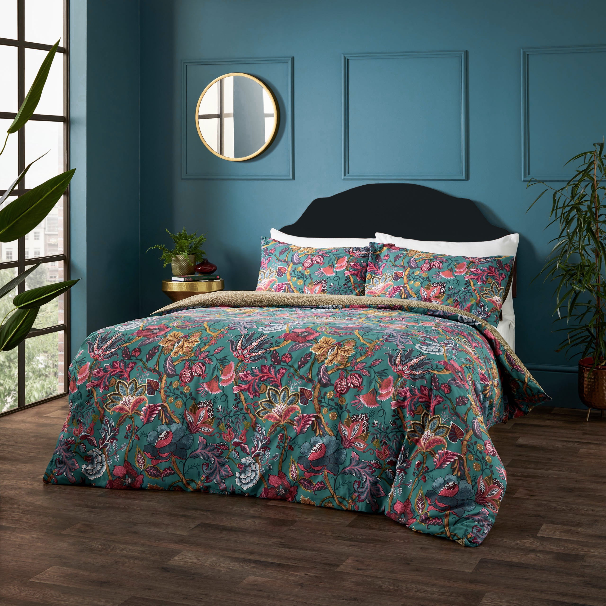 Viranai Exotic Floral Duvet Cover Set