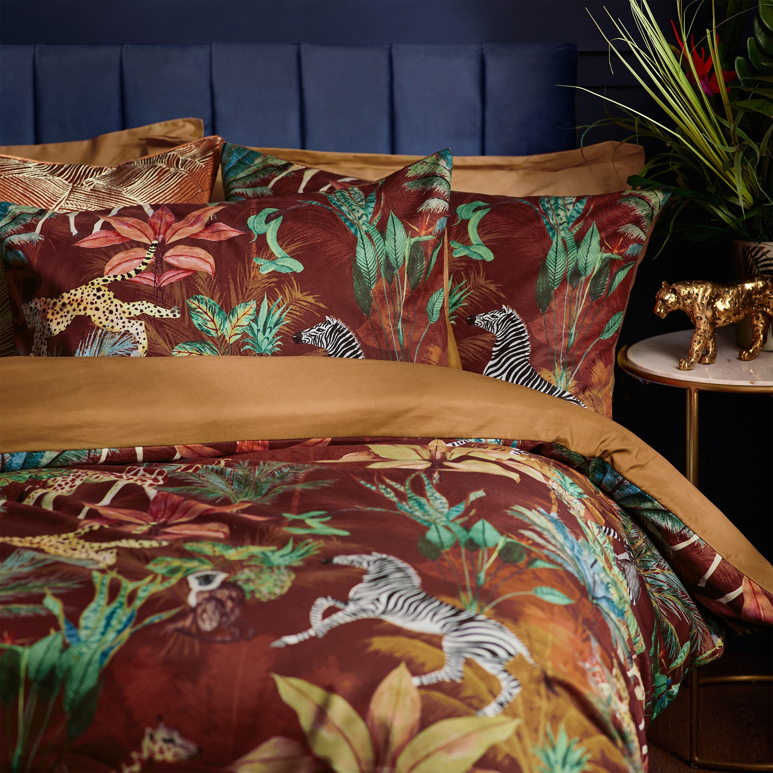Aranya Exotic Animal Velvet Duvet Cover Set
