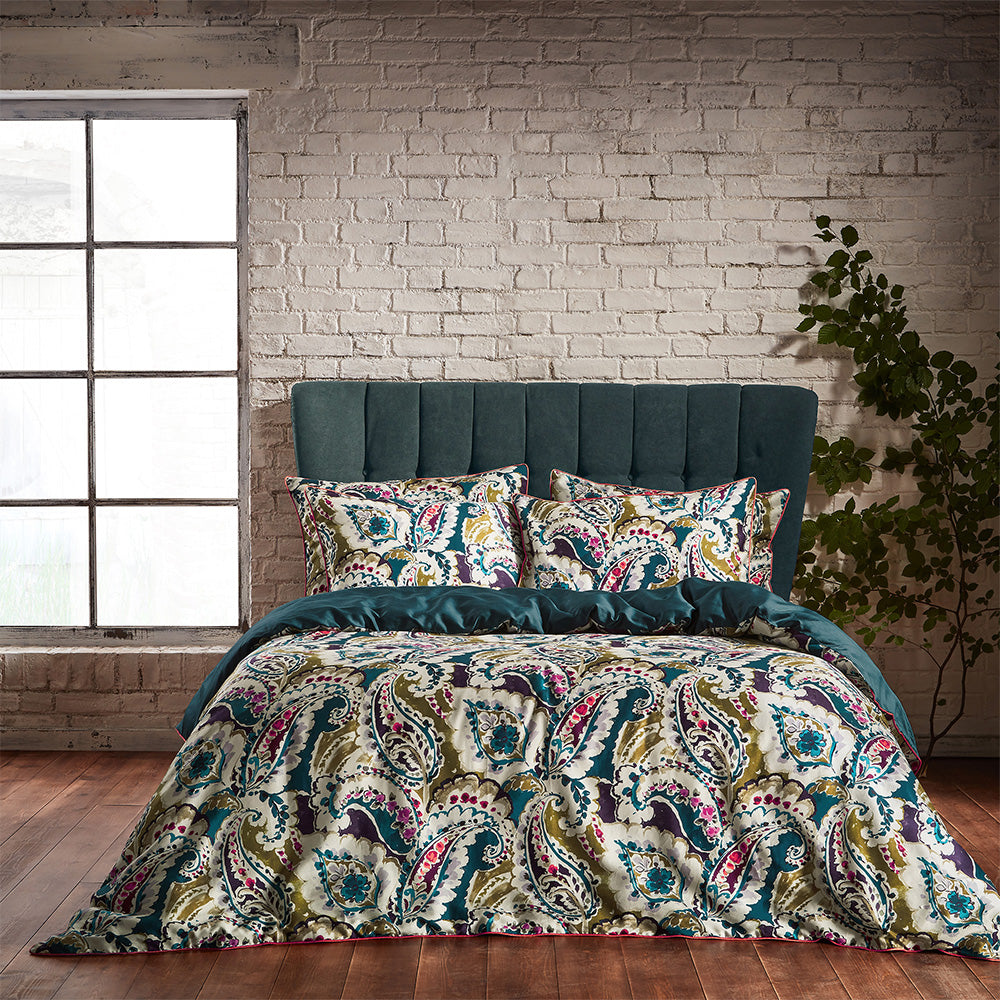 Aretha Paisley Printed Cotton Sateen Piped Duvet Cover Set