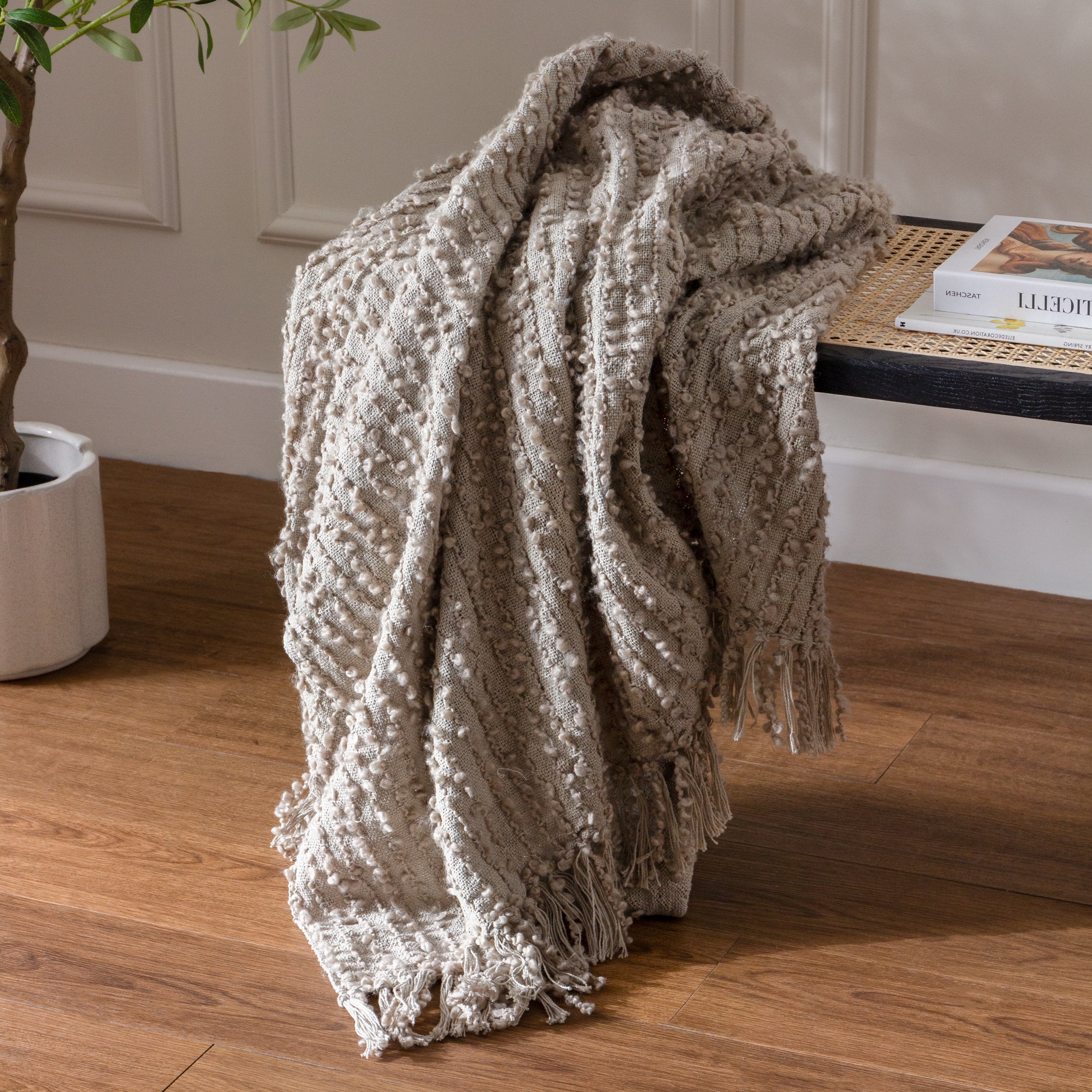 Arvo Woven Tasselled Throw