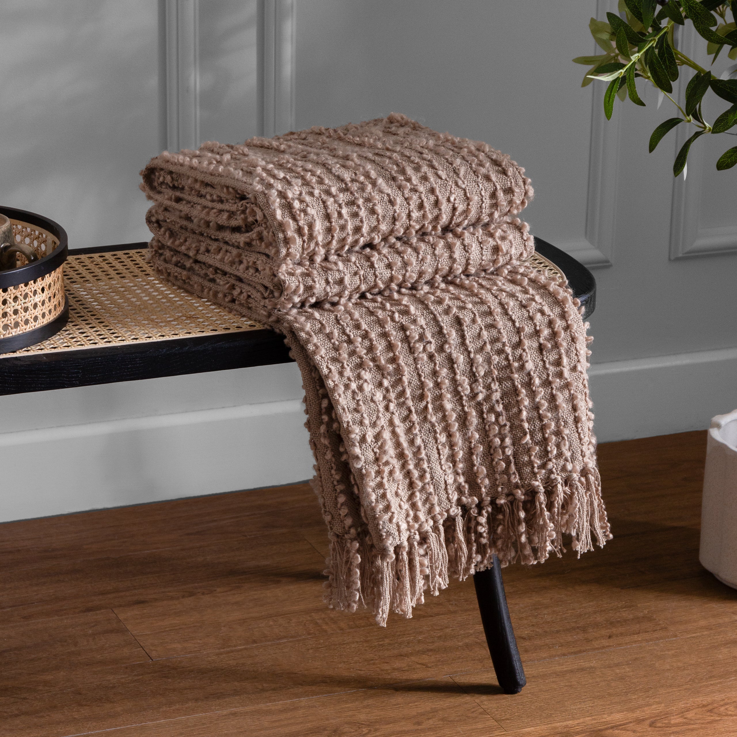 Arvo Woven Tasselled Throw