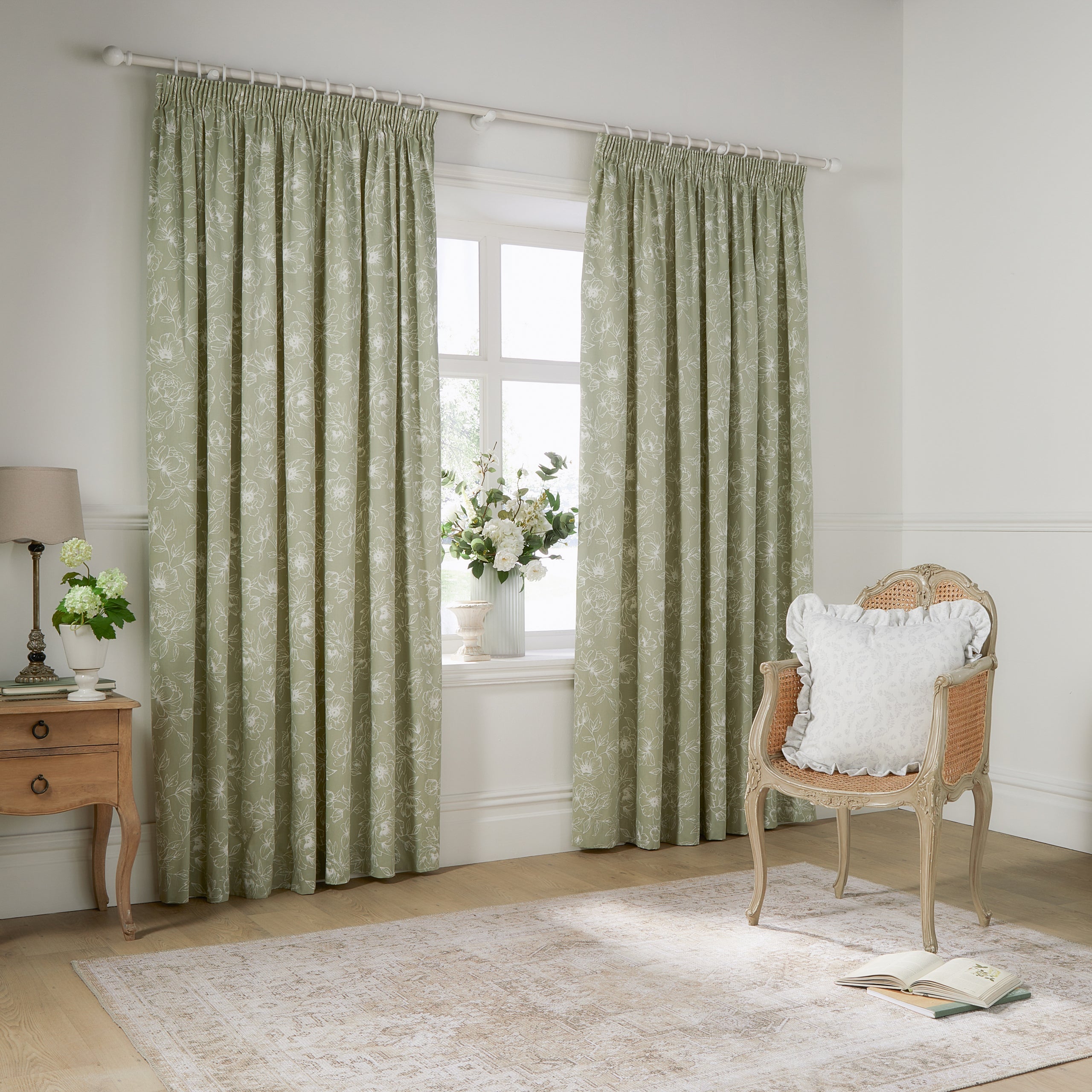 Bella Floral 100% Cotton Lined Pencil Pleat Curtains