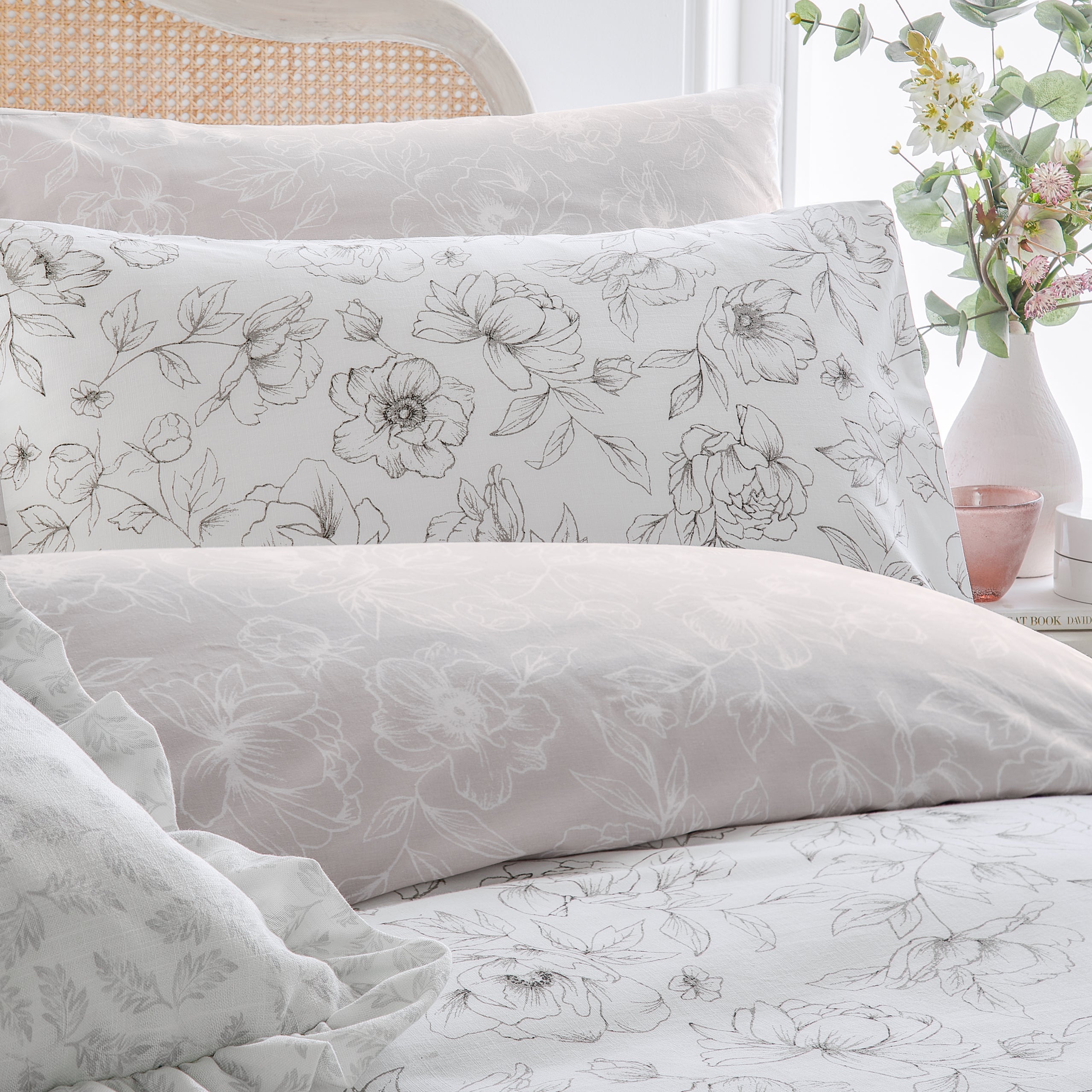 Bella Reversible Floral Duvet Cover Set