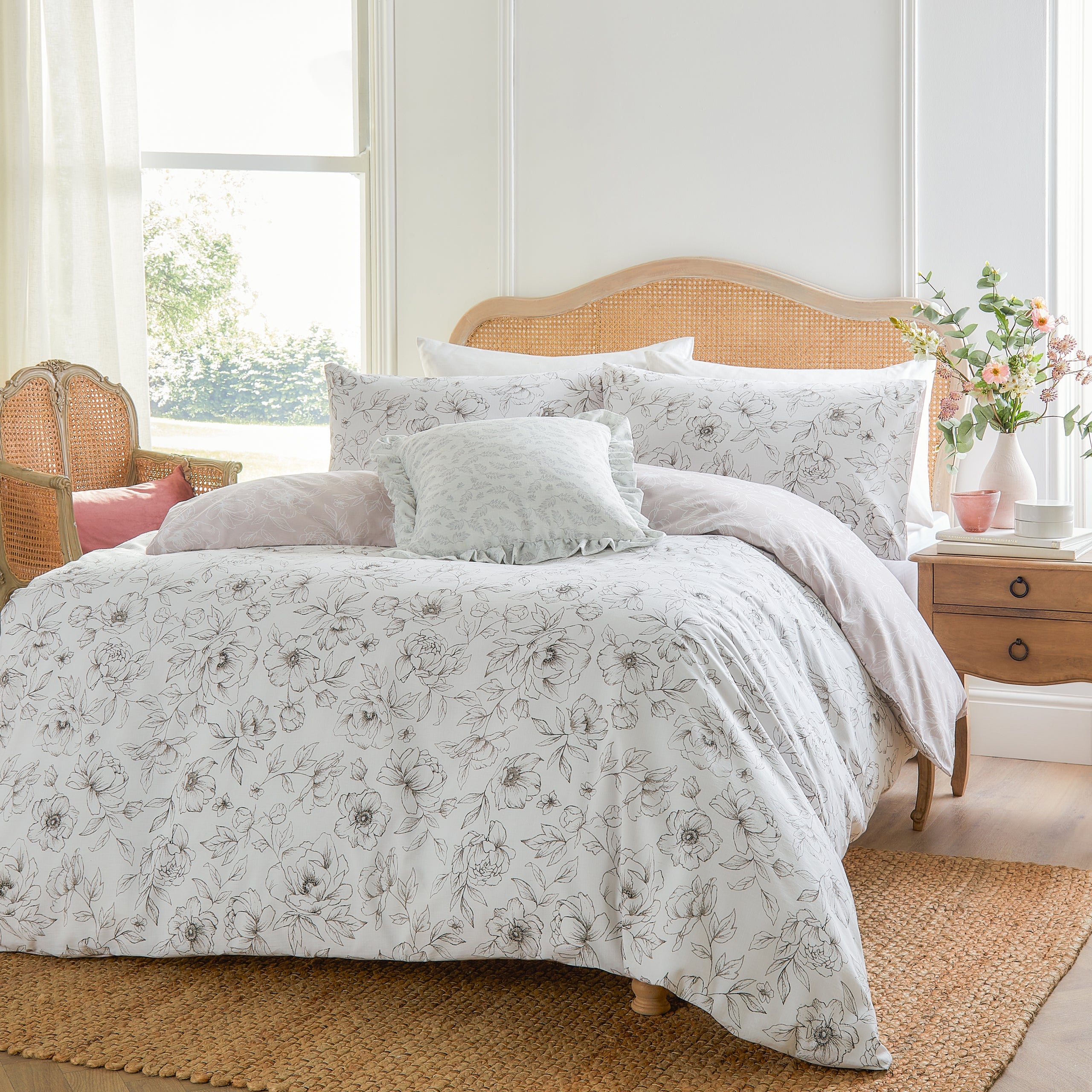 Bella Reversible Floral Duvet Cover Set