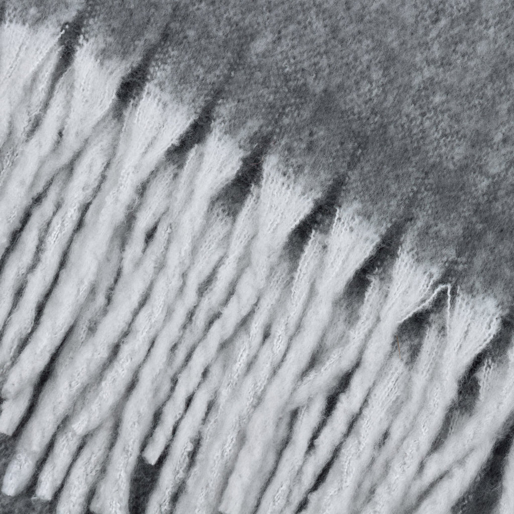 Cozy Woven Tasselled Throw