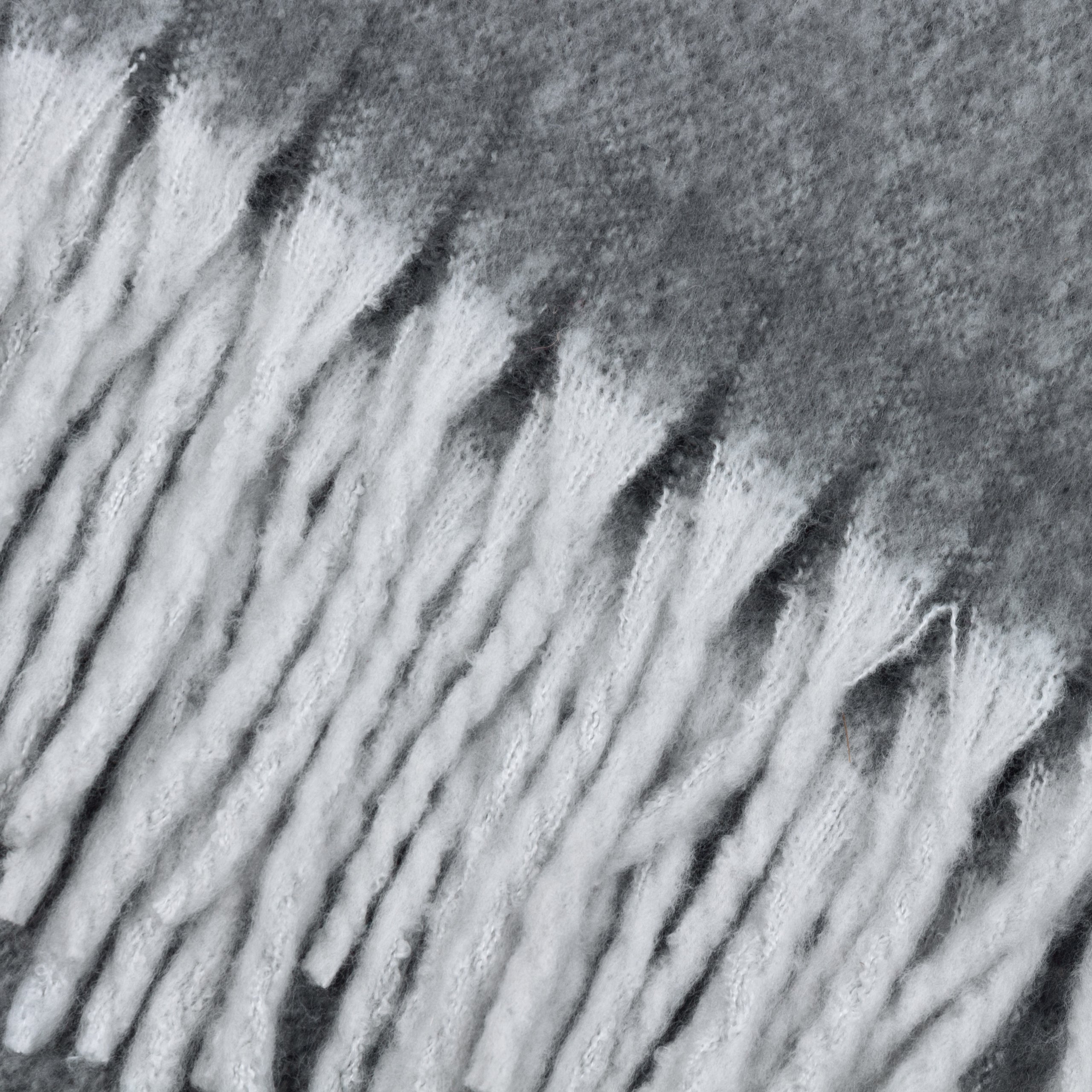 Cozy Woven Tasselled Throw