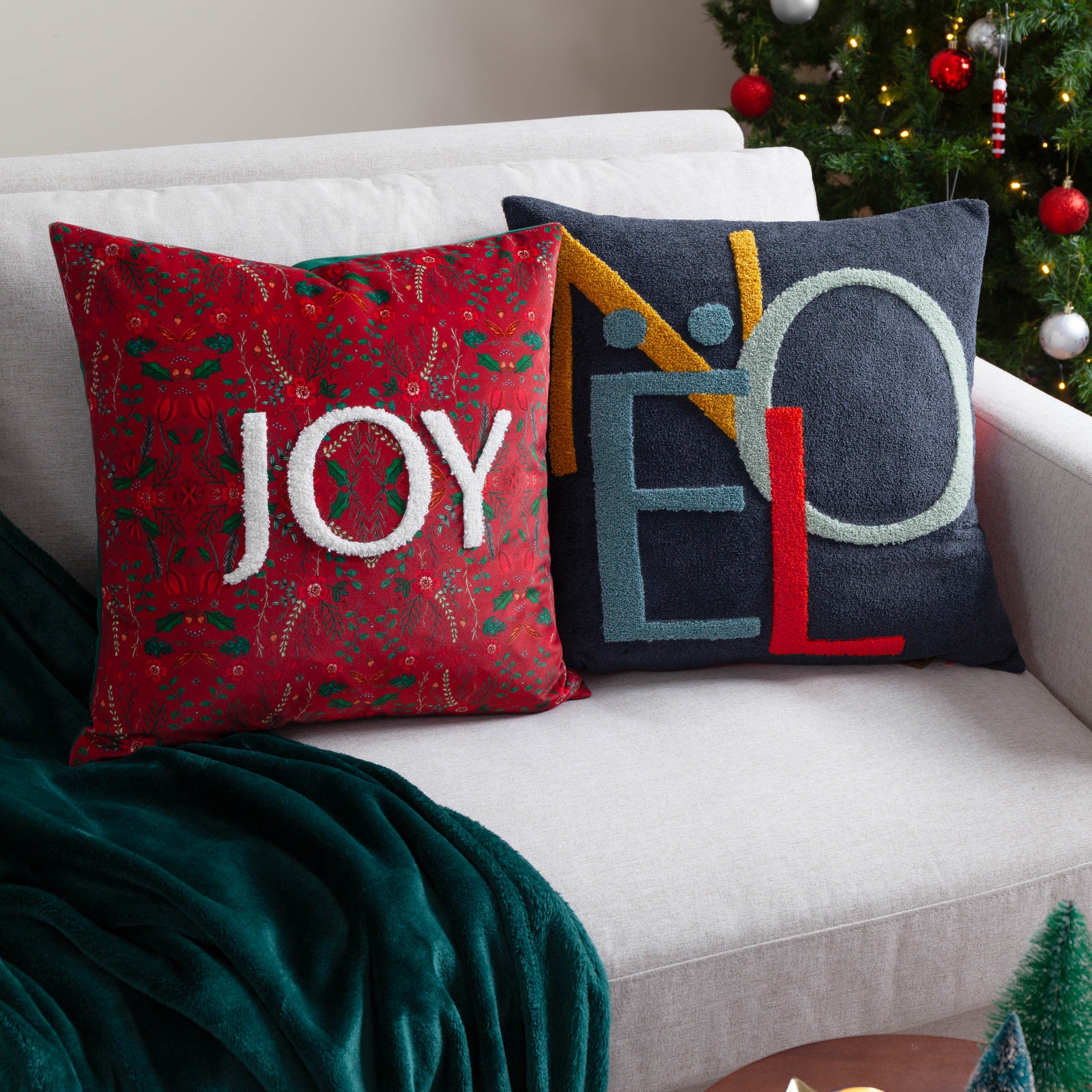 Ditsy Joy Tufted Velvet Cushion