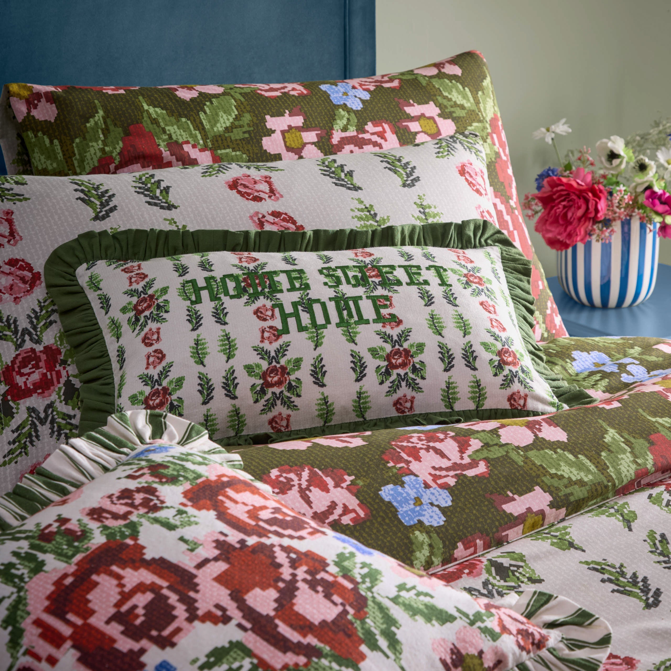 Feeoni Cottage Floral Duvet Cover Set