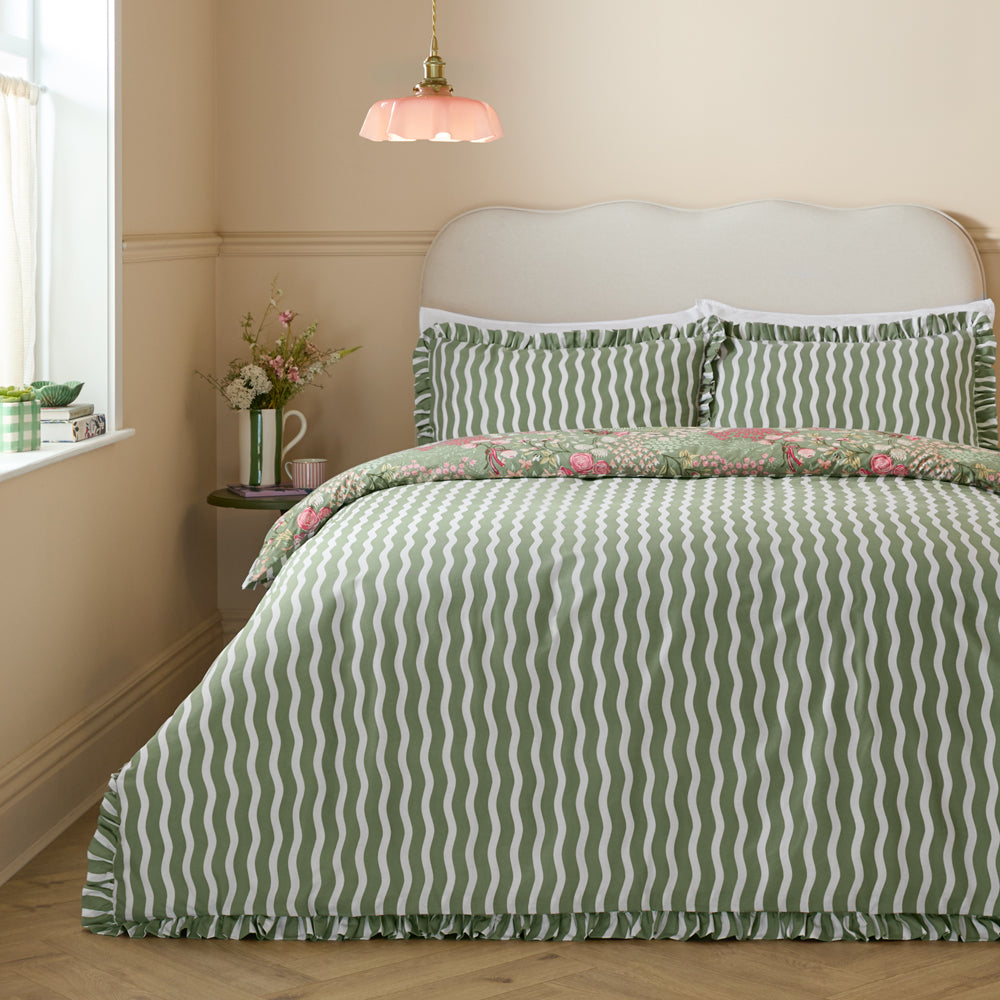 Gardenia Reversible Ruffle Duvet Cover Set