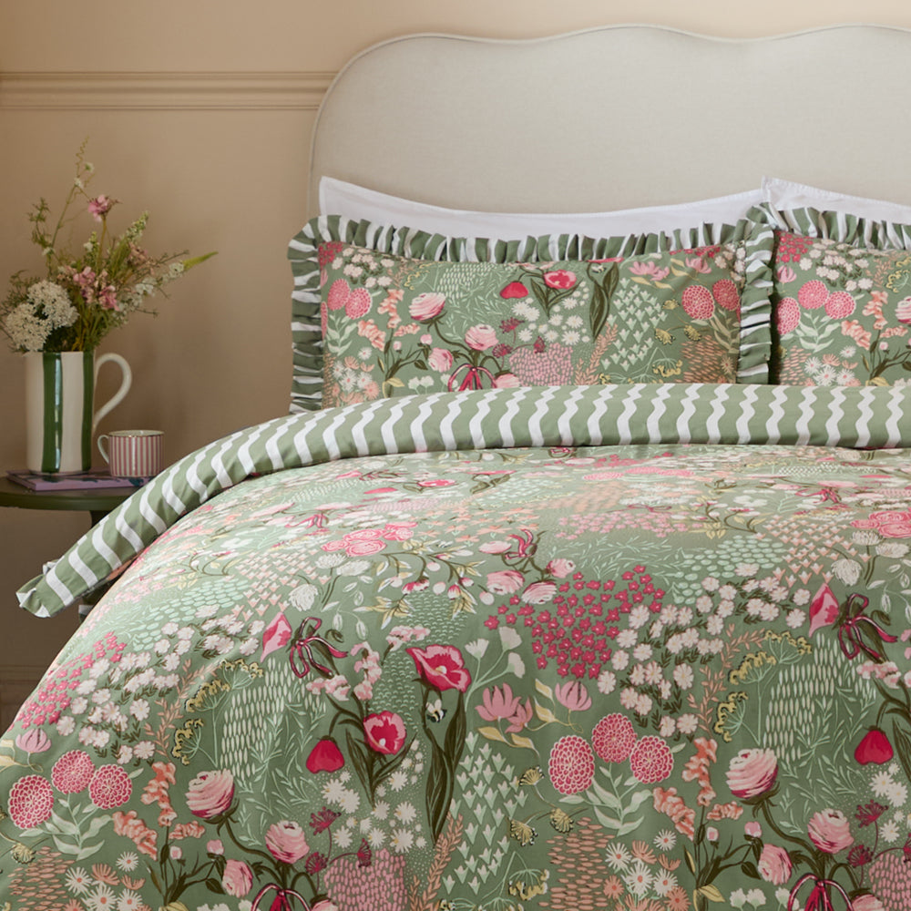 Gardenia Reversible Ruffle Duvet Cover Set