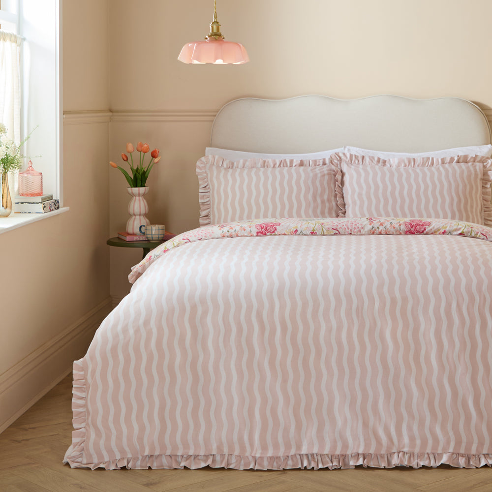 Gardenia Reversible Ruffle Duvet Cover Set