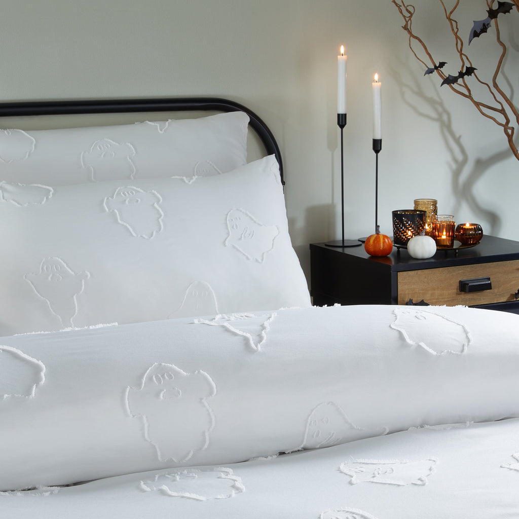 Ghostly Ghouls Soft Touch Tufted Duvet Cover Set