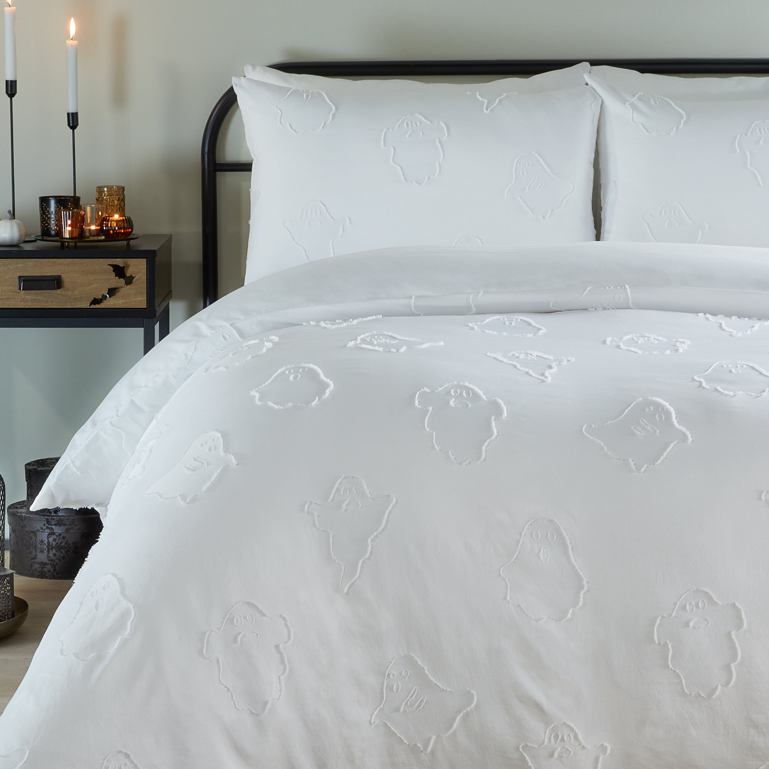 Ghostly Ghouls Soft Touch Tufted Duvet Cover Set