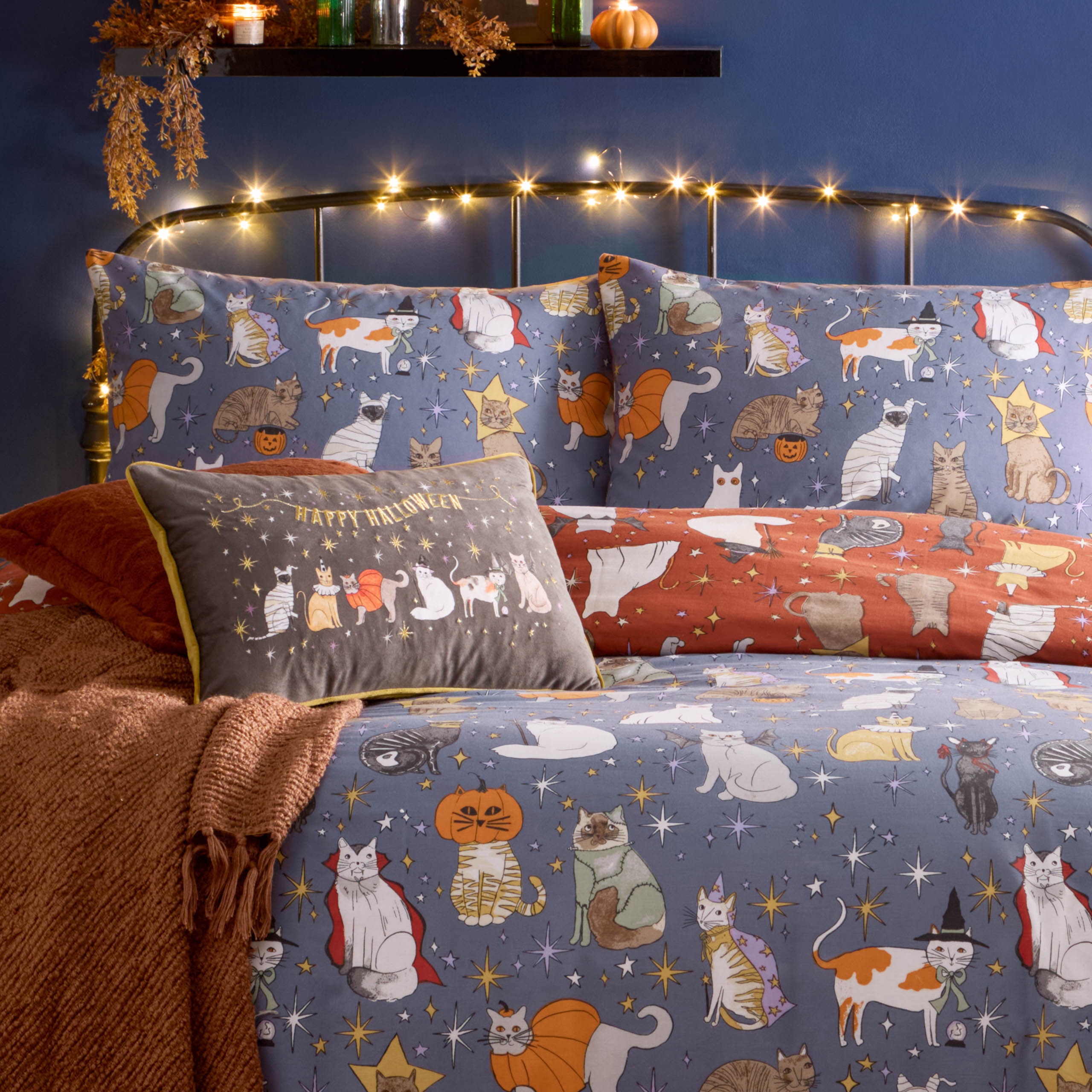 Halloween Pawty Printed Reversible Duvet Cover Set