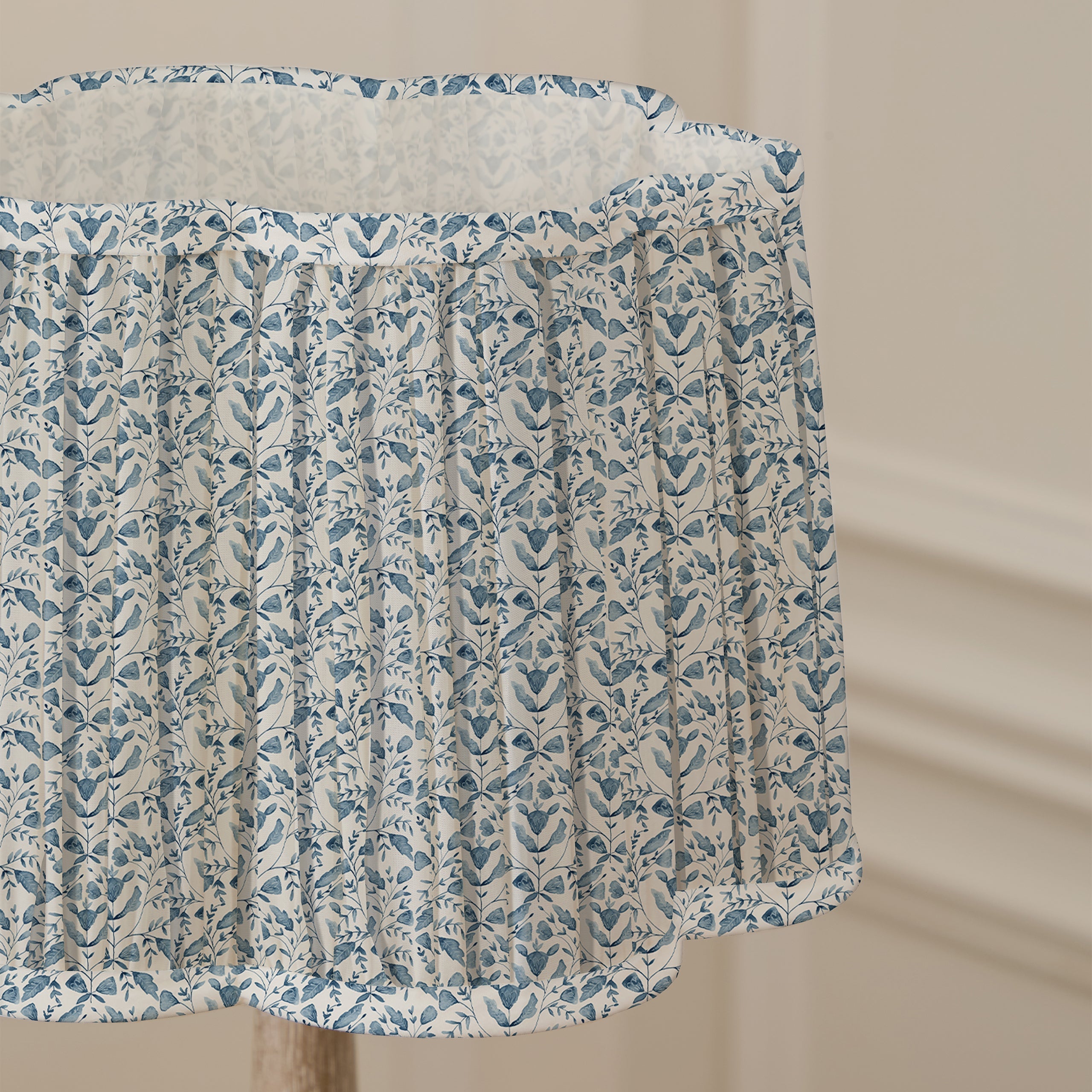 Juna Pleated Scalloped Lamp Shade