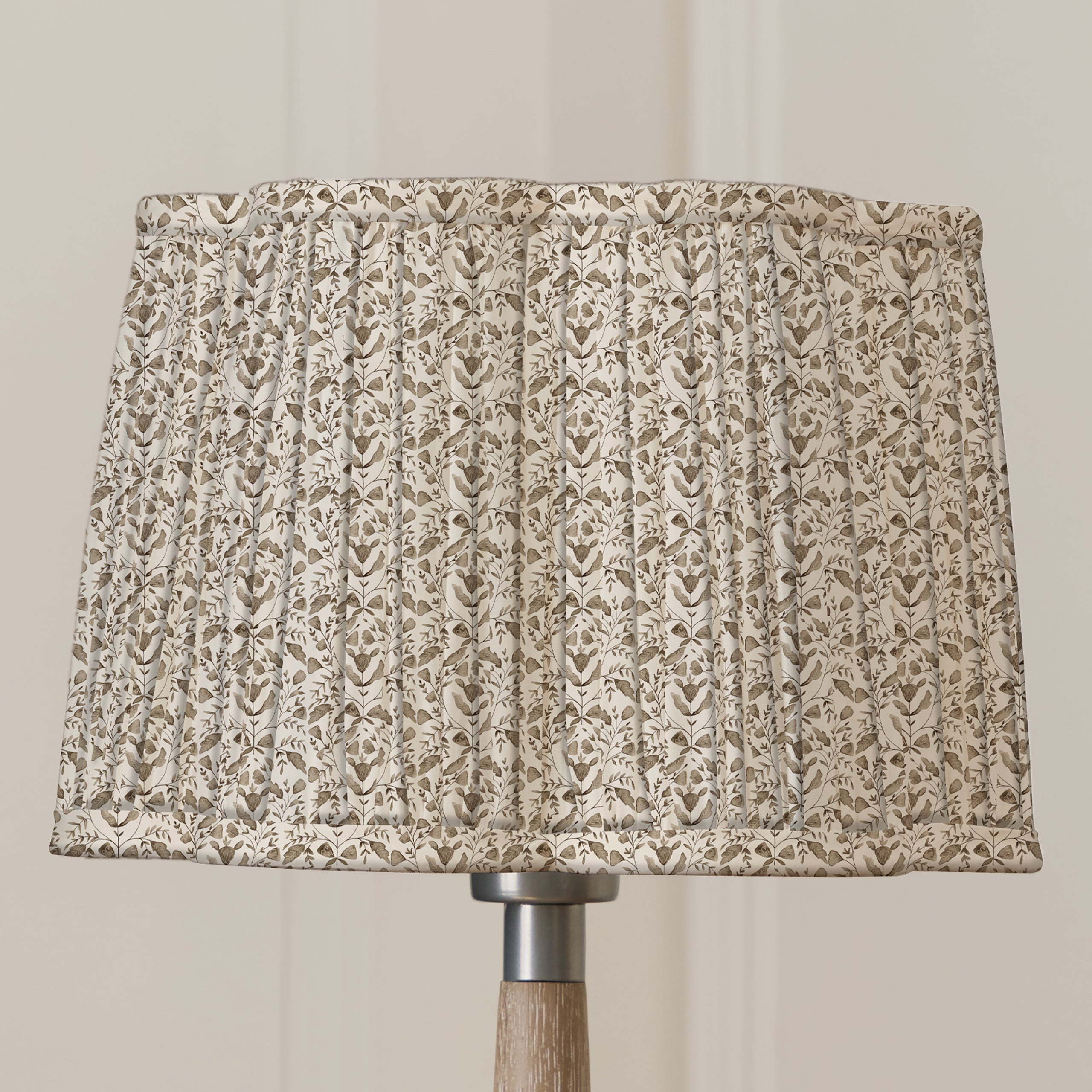 Juna Pleated Scalloped Lamp Shade