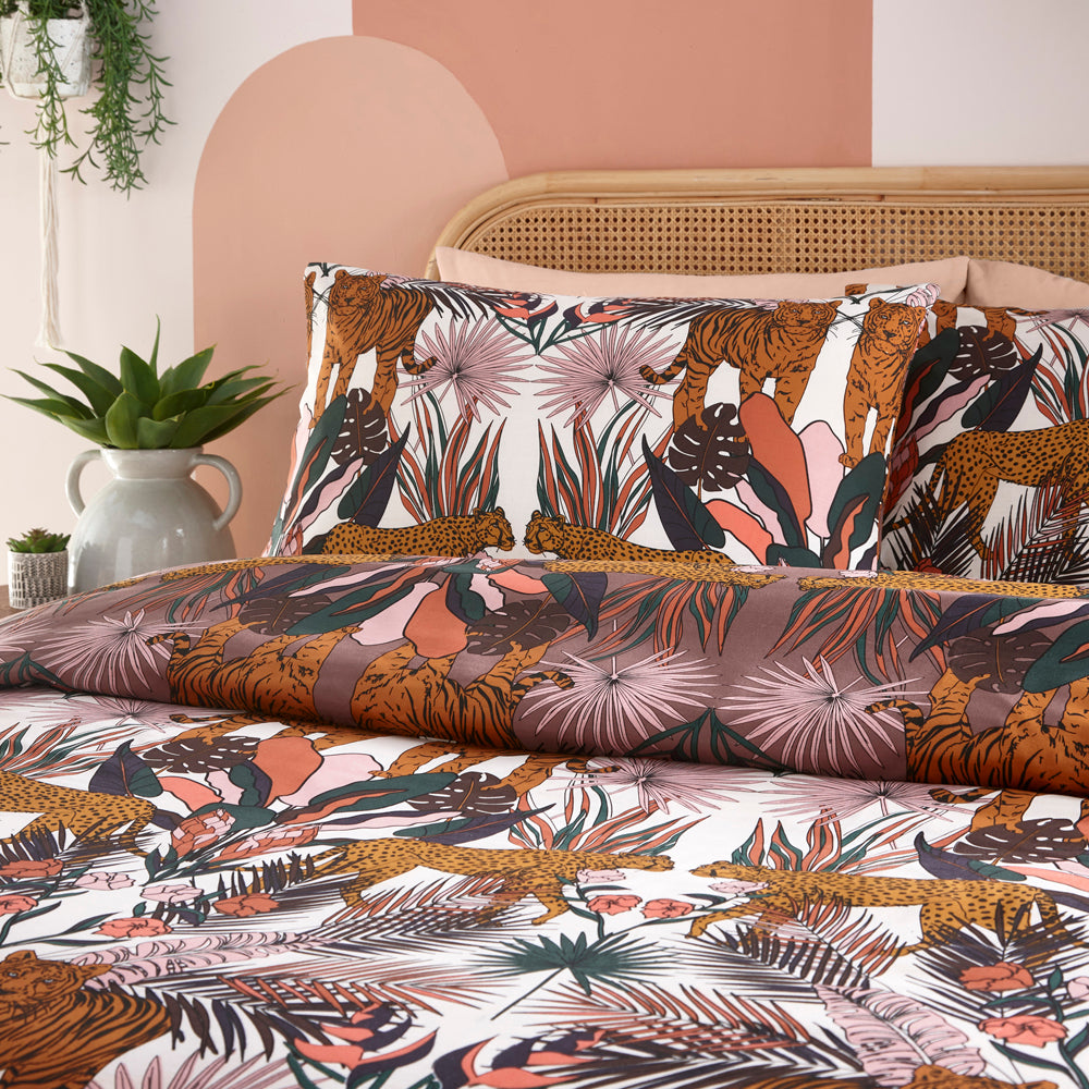 Kaihalulu Floral Printed Reversible Duvet Cover Set