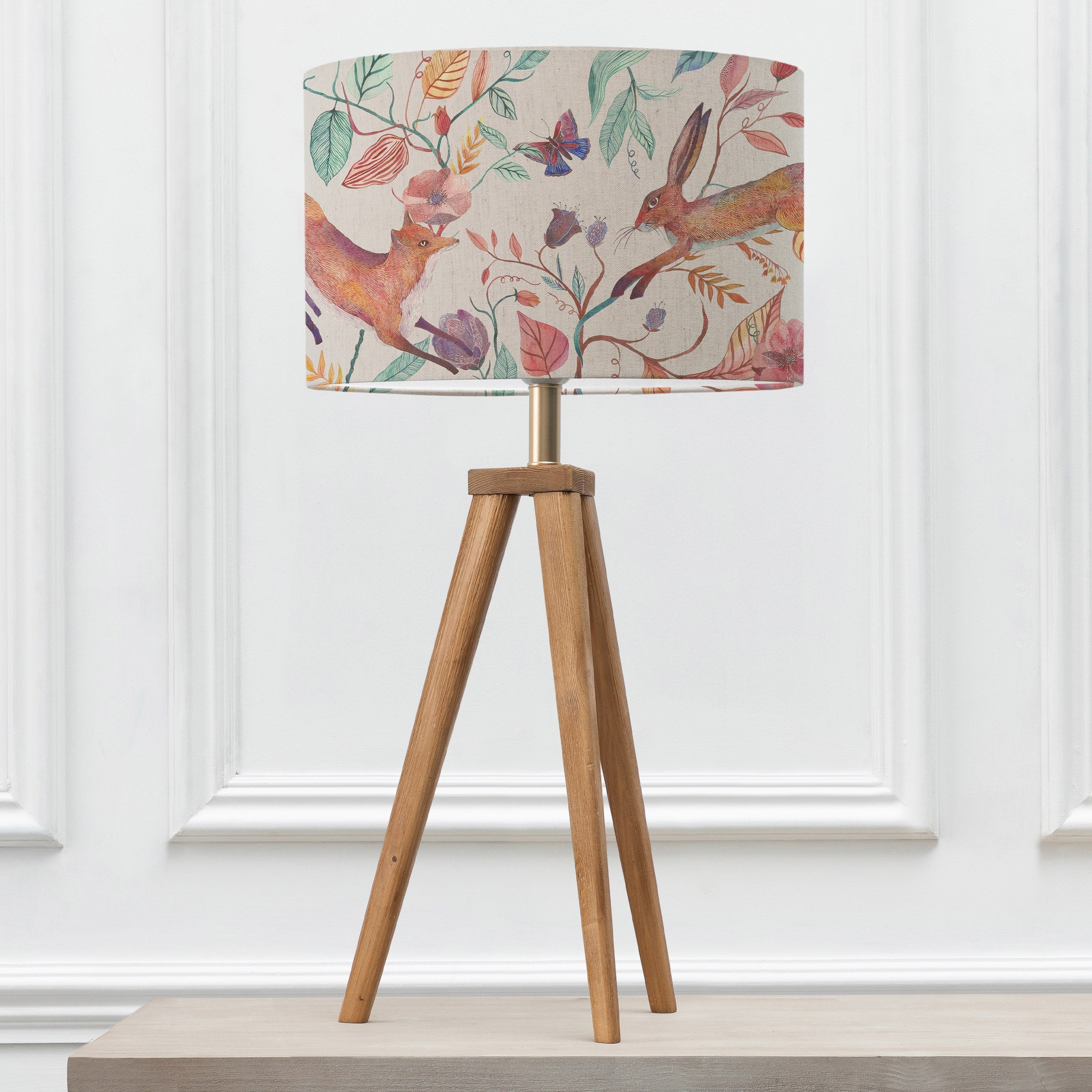 Leaping Into The Fauna Eva & Aratus Complete Table Lamp