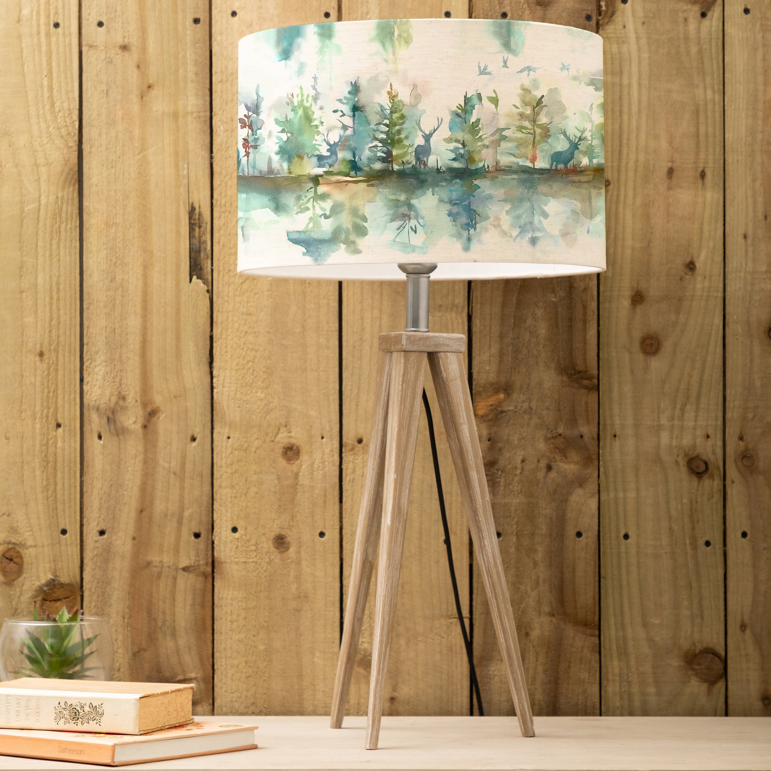Wilderness Eva & Aratus Complete Table Lamp