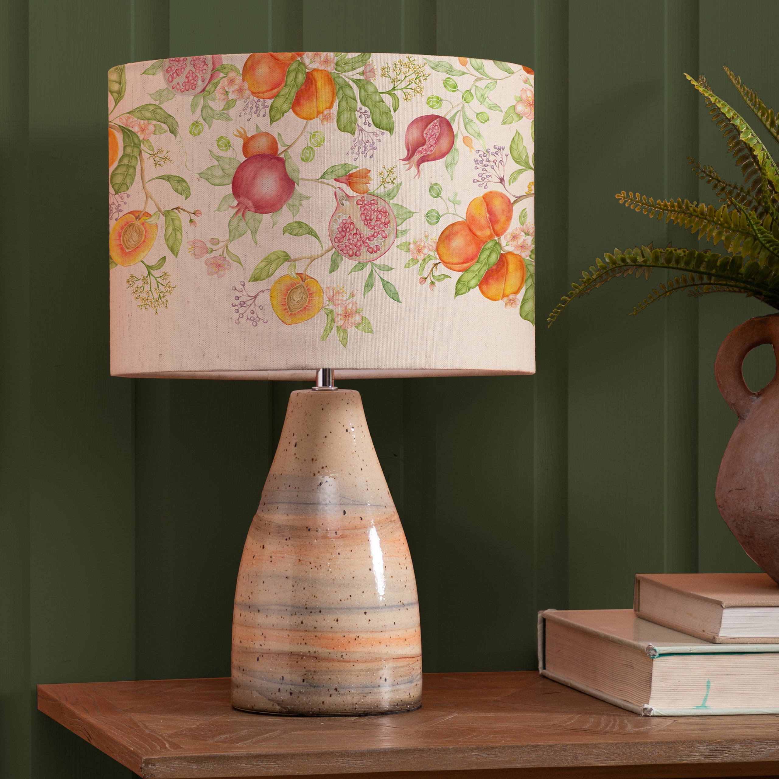 Shrubbery Fruits Eva & Japura Complete Table Lamp