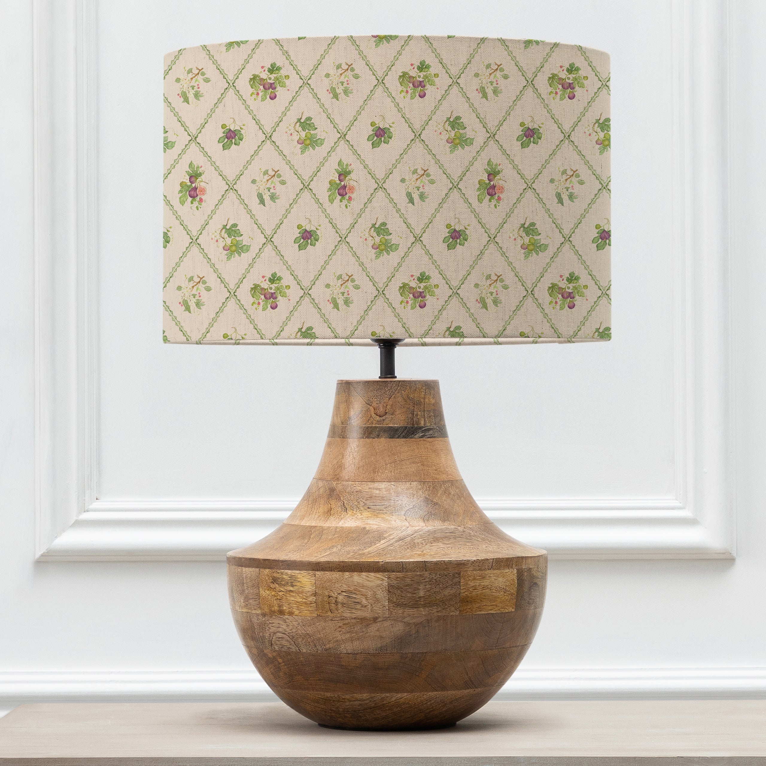Fig Trellis Eva & Leven Complete Table Lamp