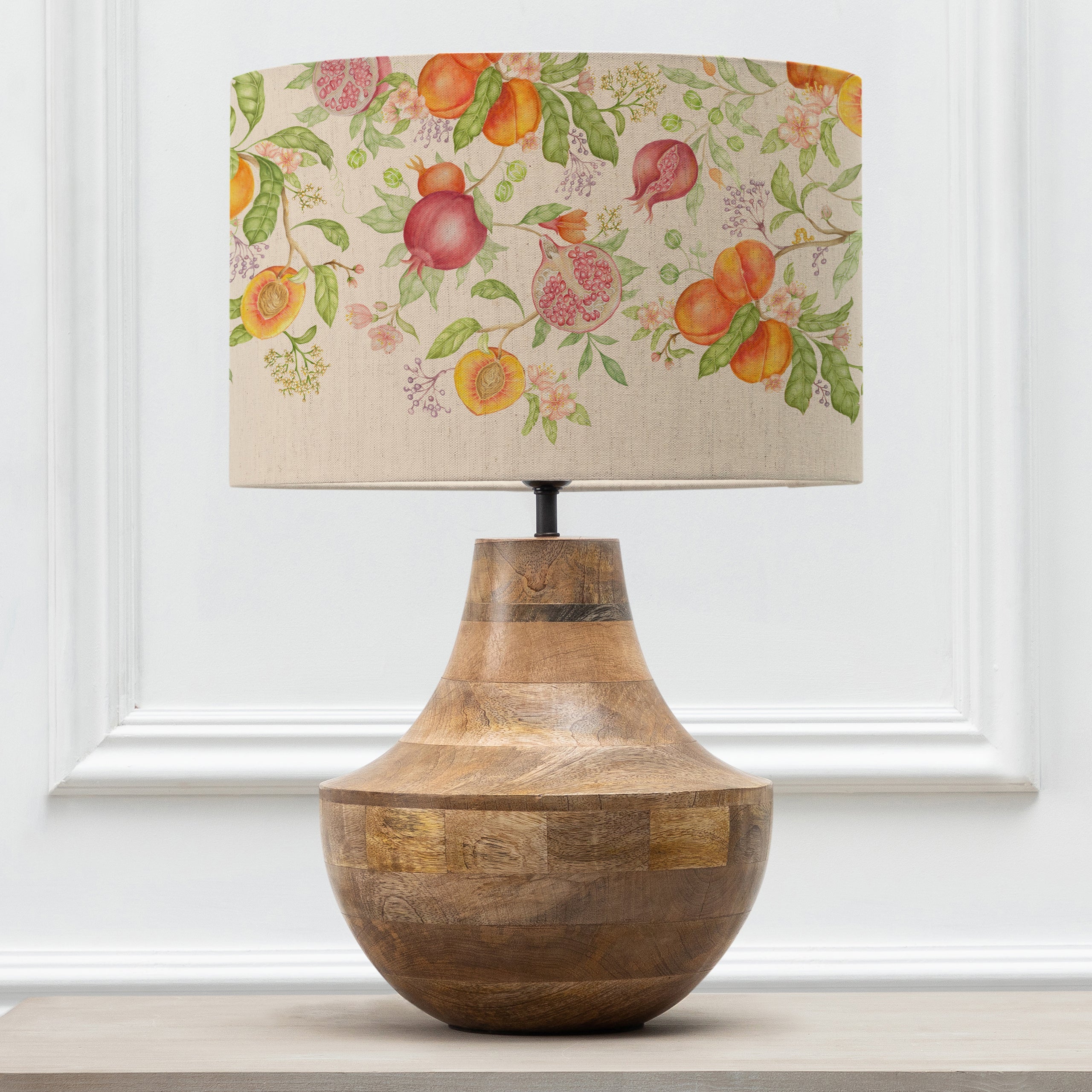 Shrubbery Fruits Eva & Leven Complete Table Lamp