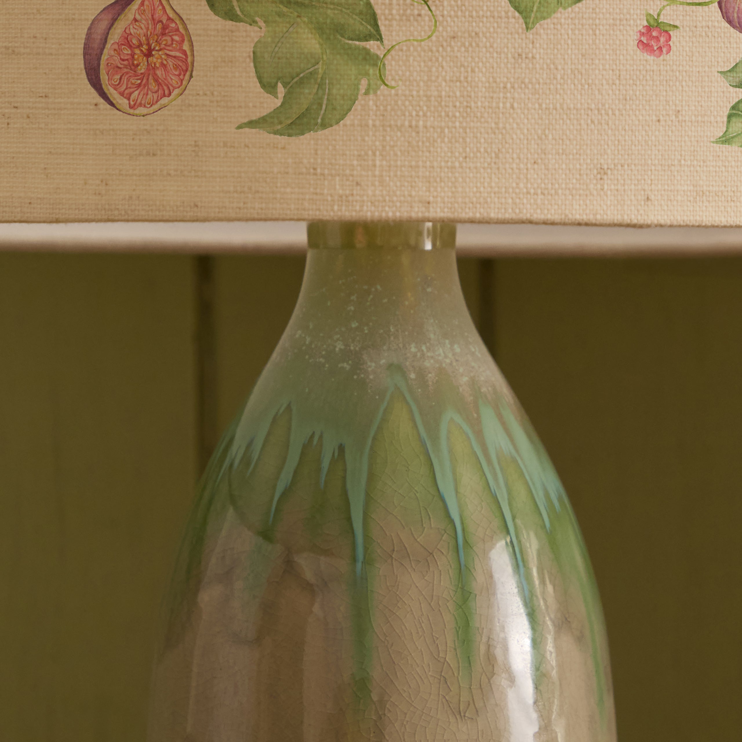 Shrubbery Fruits Eva & Narvi Complete Table Lamp