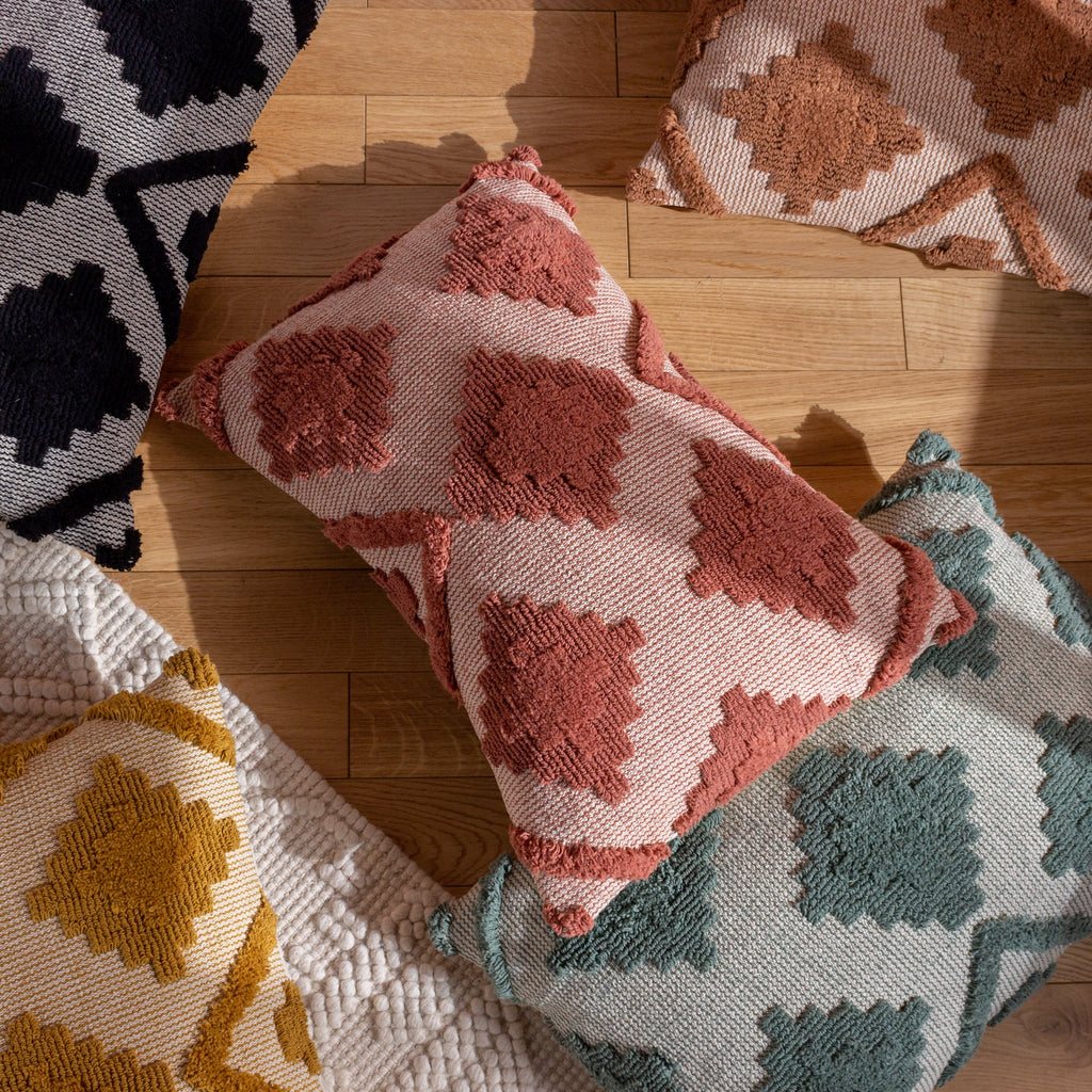 Lamar Tufted Diamond Cushion