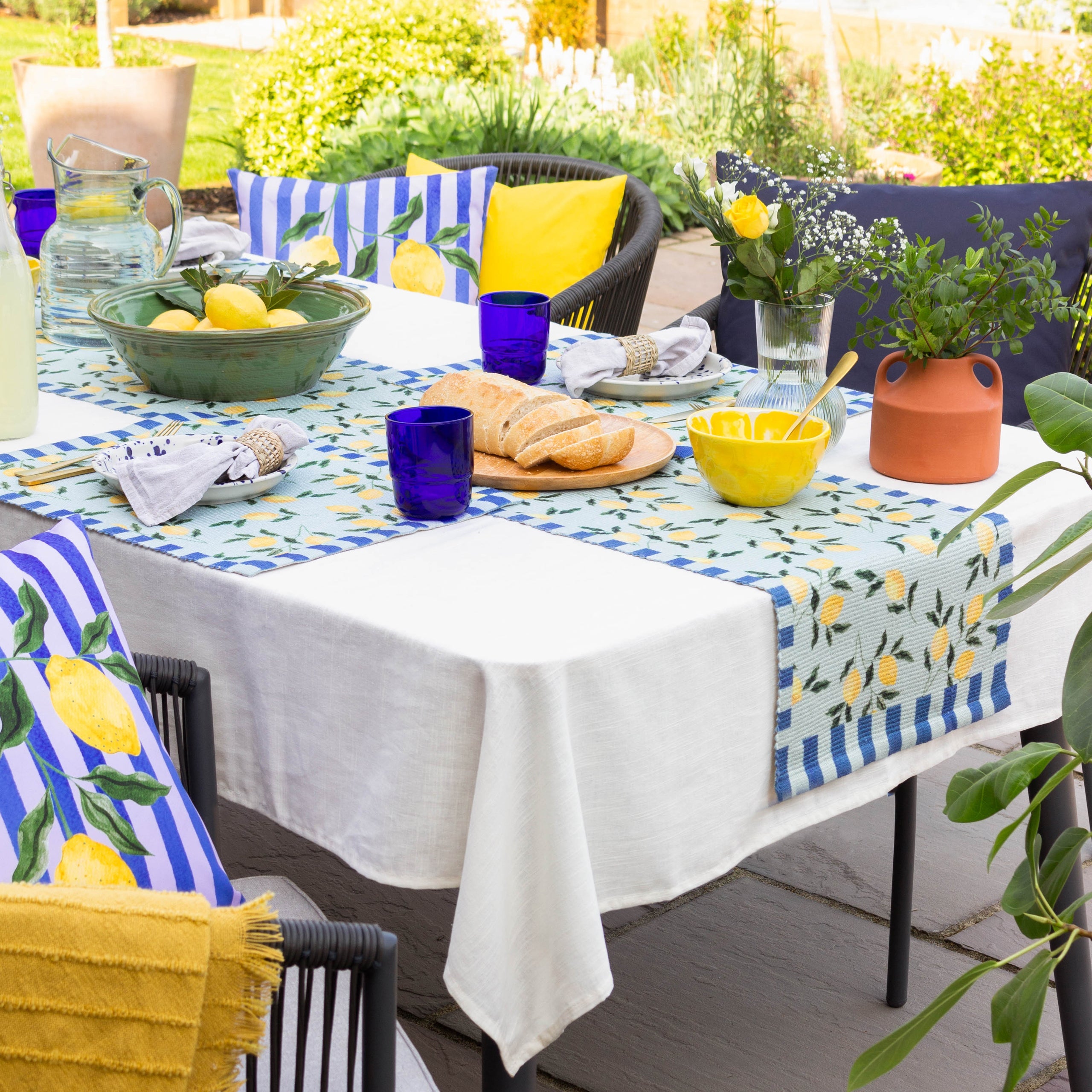 Lemons Indoor/Outdoor Table Runner