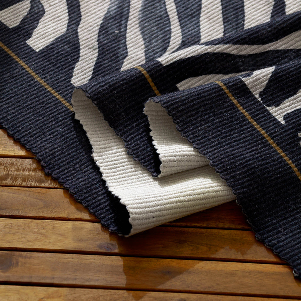 Leopardis Zebra Printed Indoor/Outdoor Outdoor Rug
