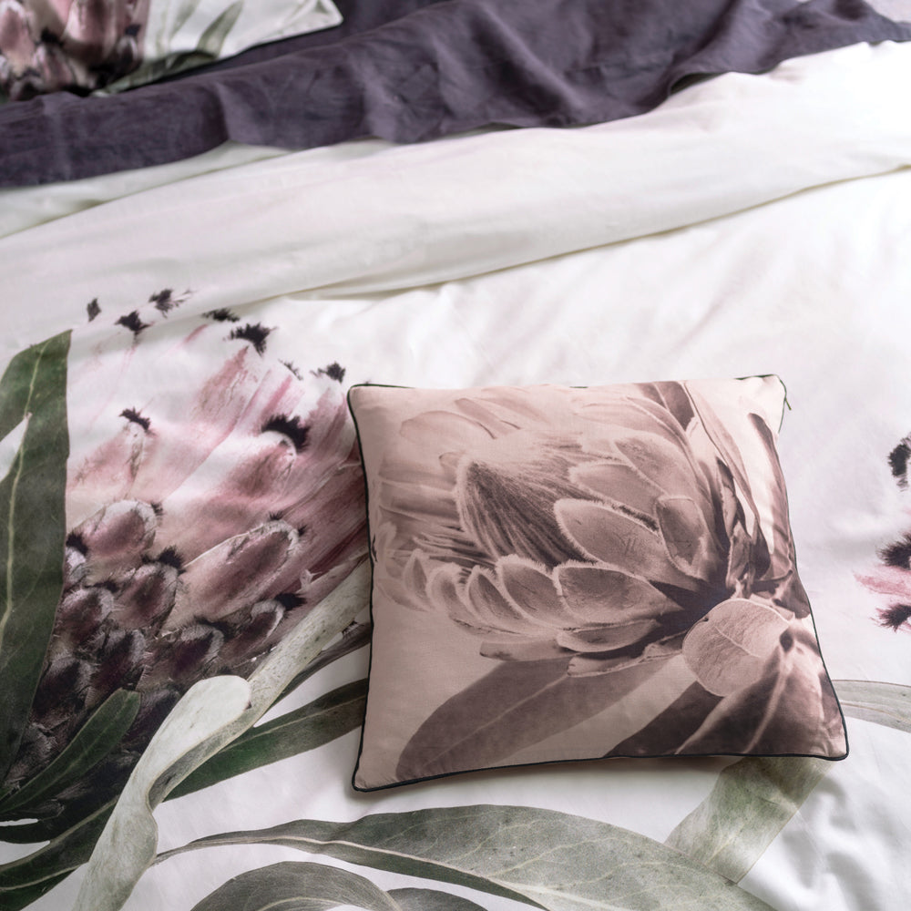 Alice Grandiflora Cushion