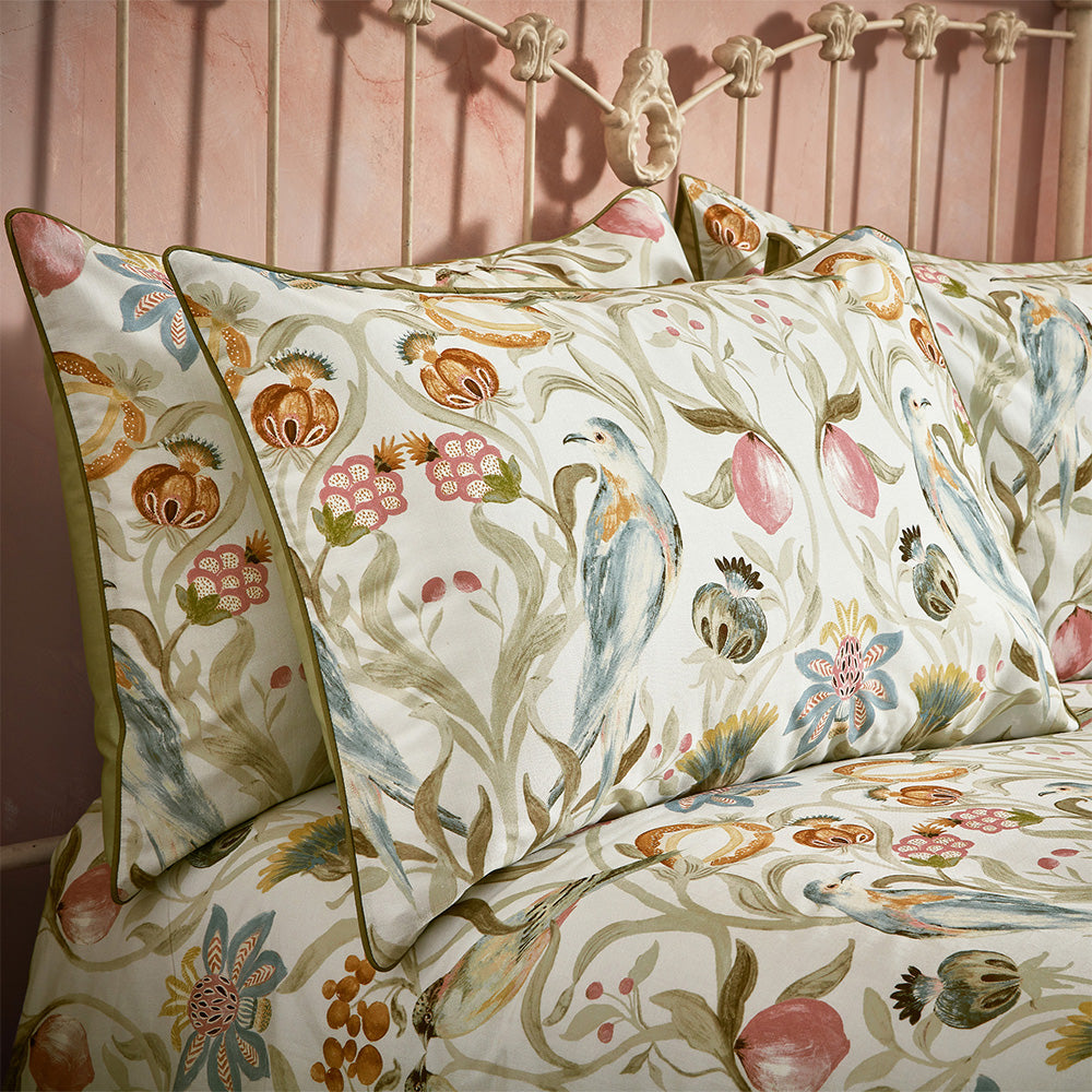 Songbird Traditional Floral Piped Pillowcase Pair